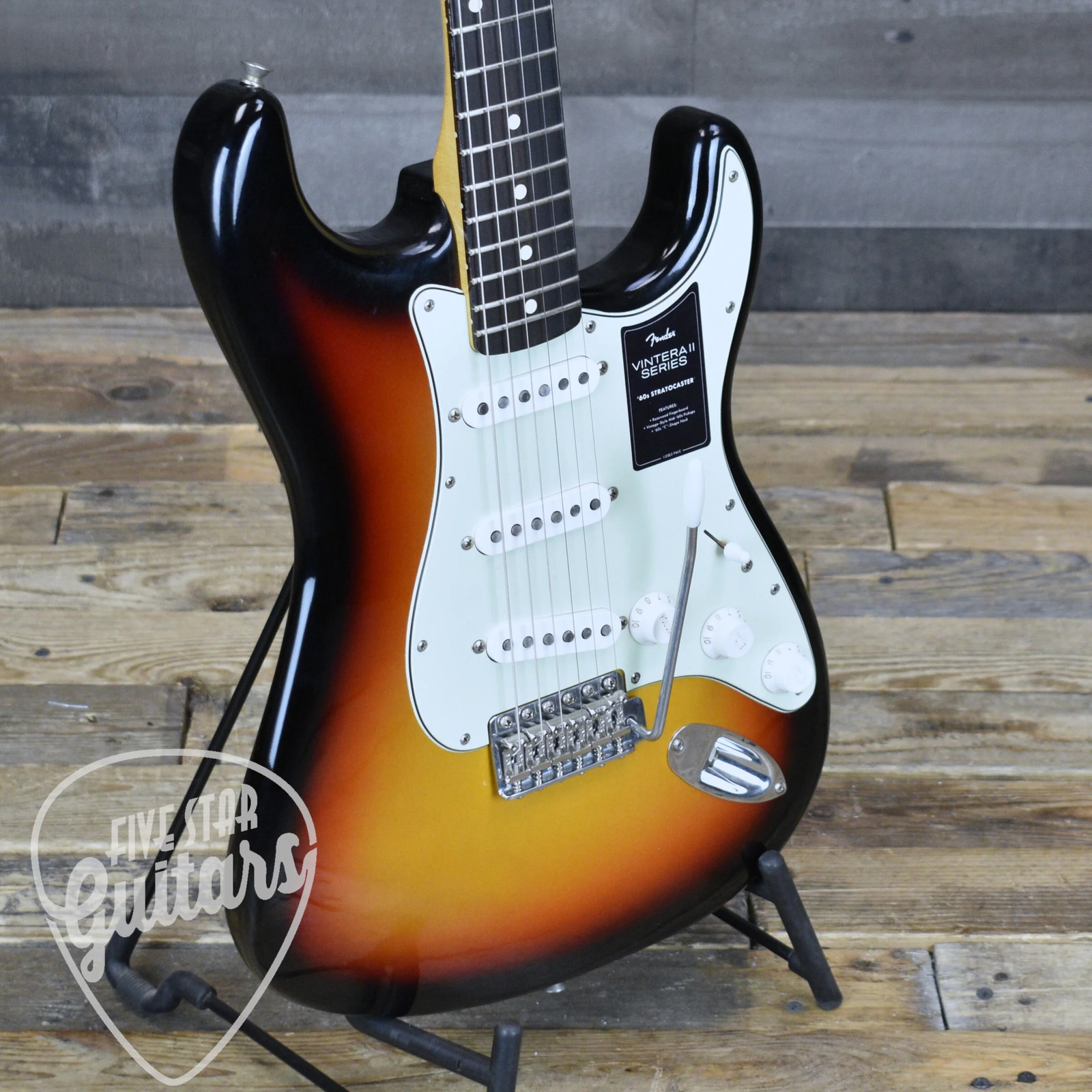 Fender Dealer Exclusive Vintera Road Worn ’60s Stratocaster 3-Color Sunburst