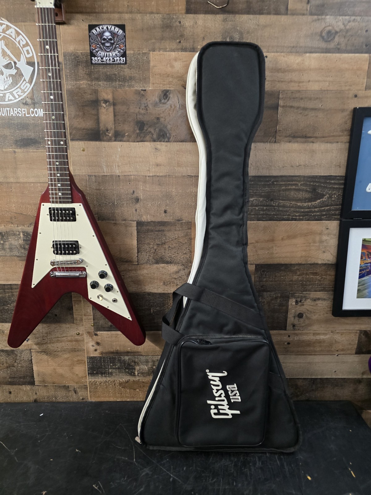 2007 Gibson Flying V – Faded Cherry W/Bag 6.6 Lb