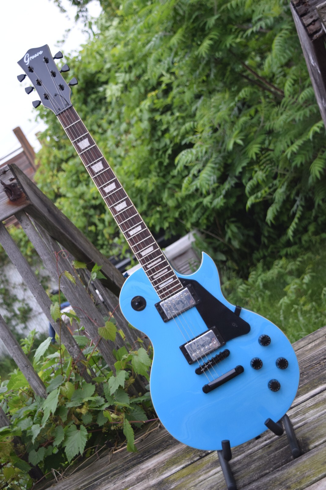 Electric Guitar Mahogany Body Maple Top Metallic Blue (Groove Canadian Brand)