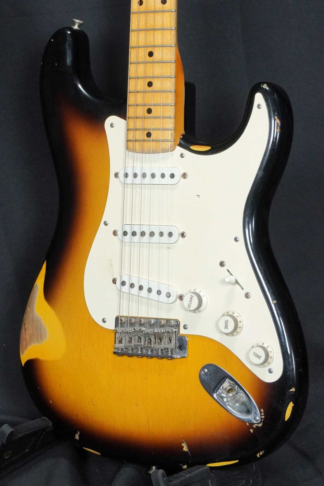 FENDER CUSTOM SHOP 1956 Stratocaster Aged Mod 2-Tone Sunburst [R19519]