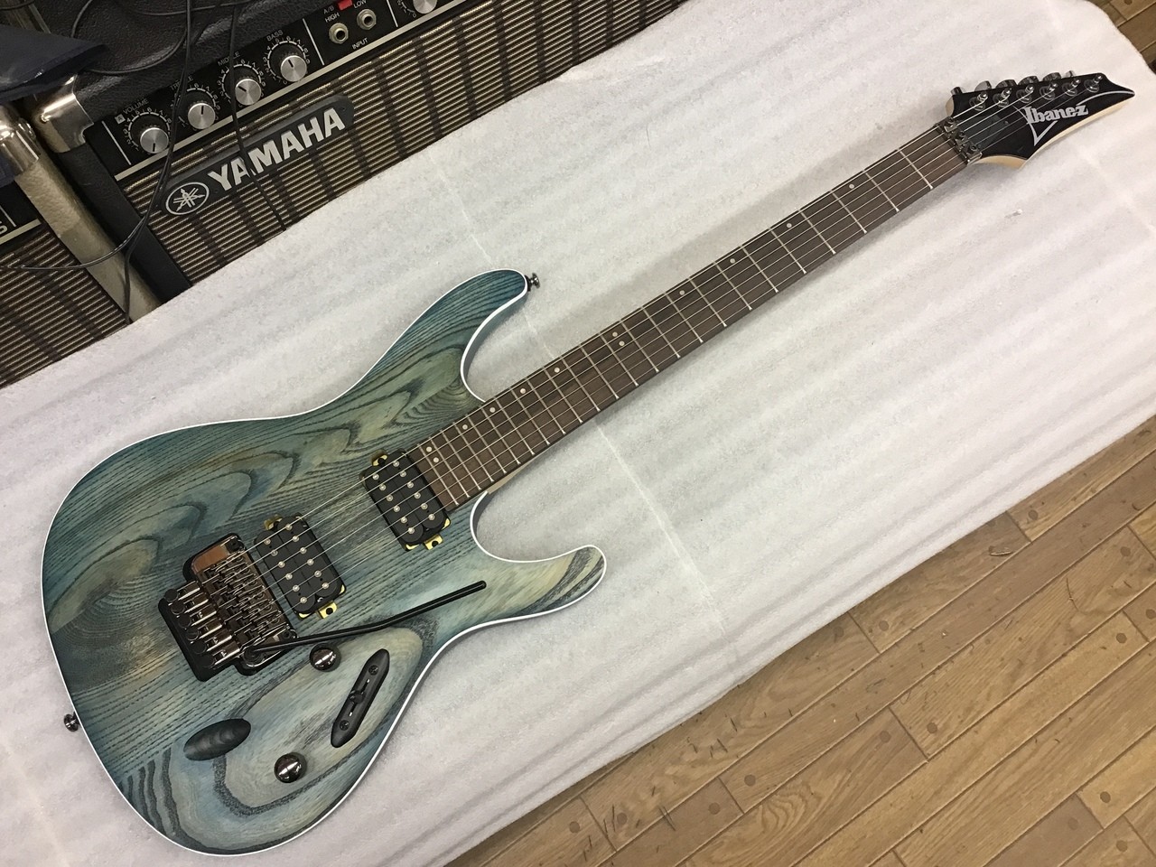 Ibanez S520AH/OBF Electric Guitar Ash Body Rosewood Neck 648mm Scale Used