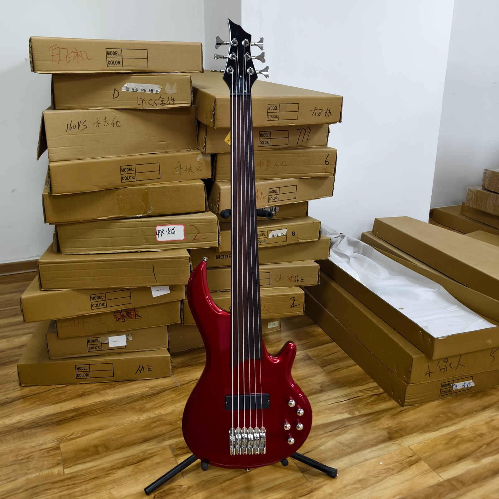 Dean Edge 6 Fretless 6-String Candy Apple Red Mahogany Electric Bass Guitar