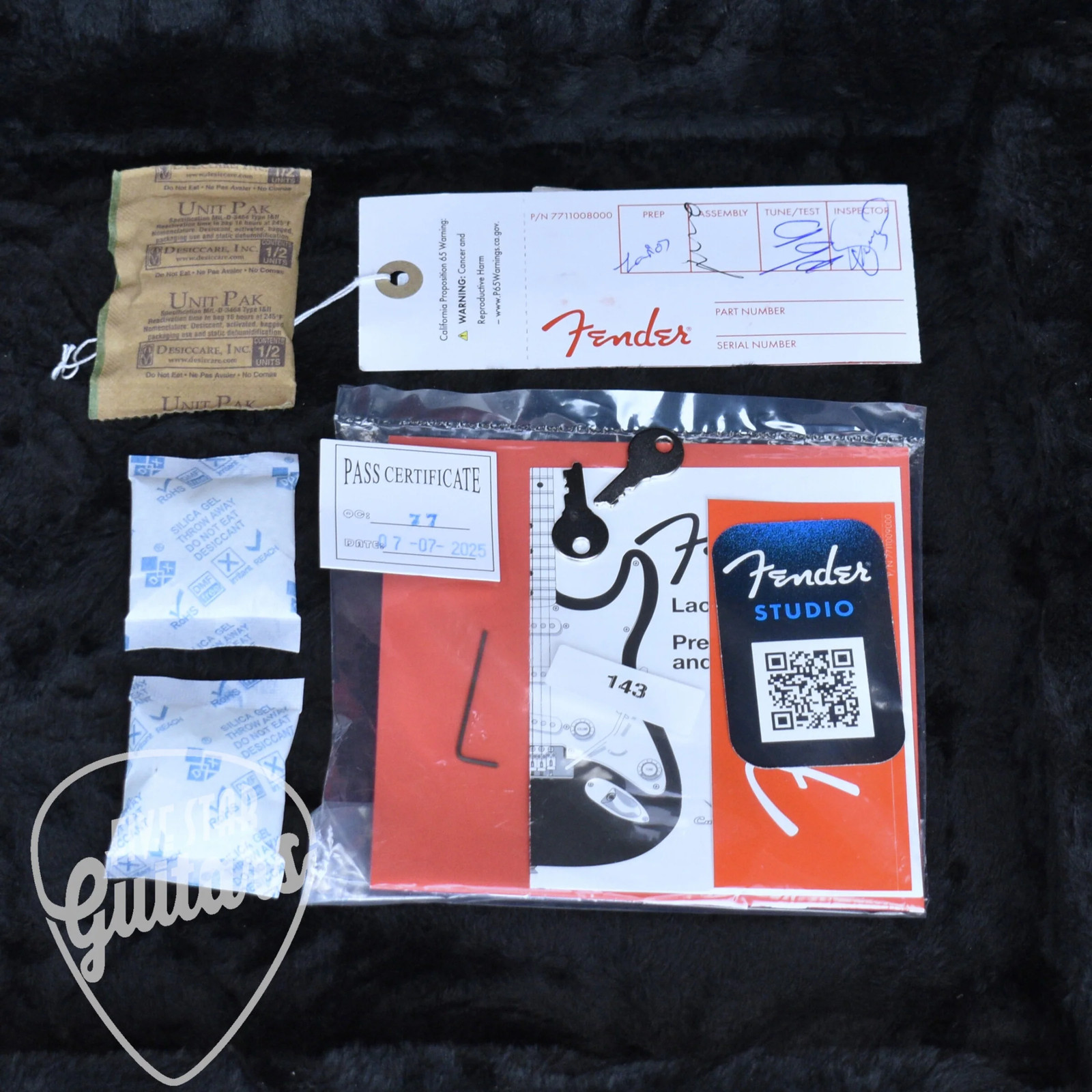 Fender Dealer Exclusive Vintera Road Worn ’60s Stratocaster 3-Color Sunburst