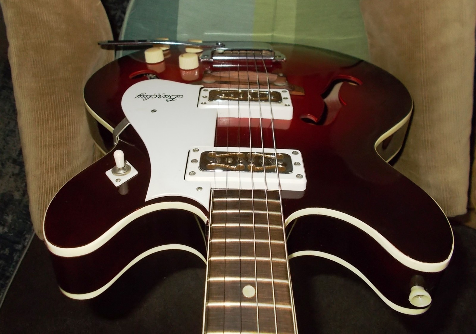 1969 Harmony built H54-1 electric guitar labeled Barclay USA XLT-cond W/case