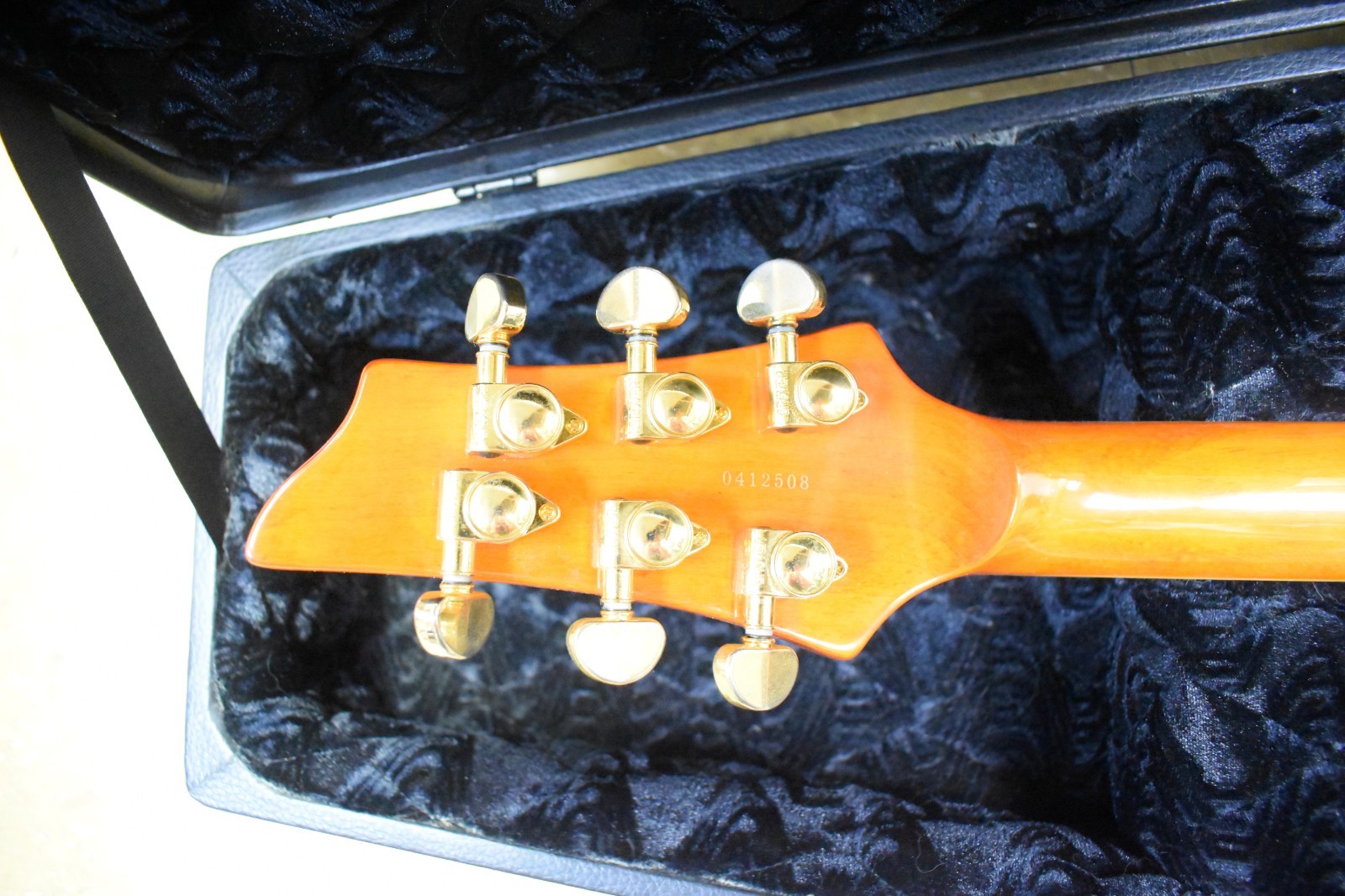 SCHECTER DIAMOND SERIES C-1 ELITE ELECTRIC GUITAR with Coffin Case