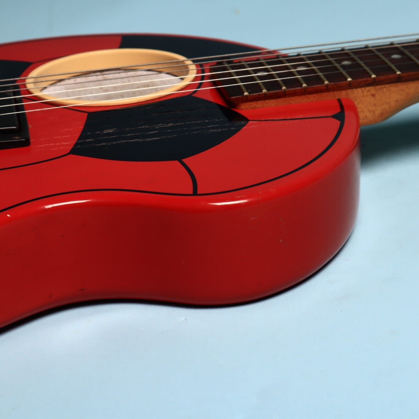 Aria Goal-iii Soccer Ball Red Electric “Football” Built In Speaker Guitar