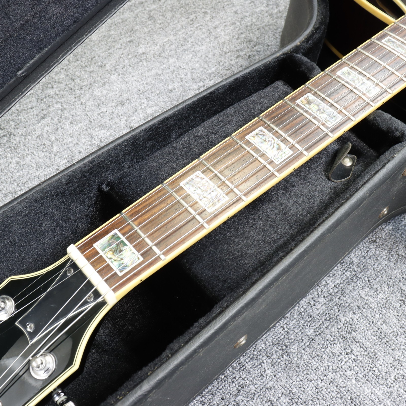 Ibanez AF84E-DVS Artcore 2005 – 2009 – Dark Violin Sunburst