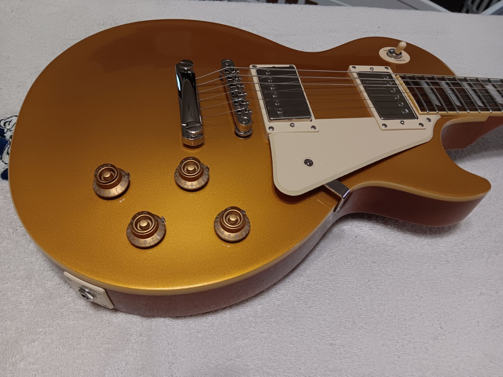 Epiphone Les Paul Standard ’50s Electric Guitar – Goldtop