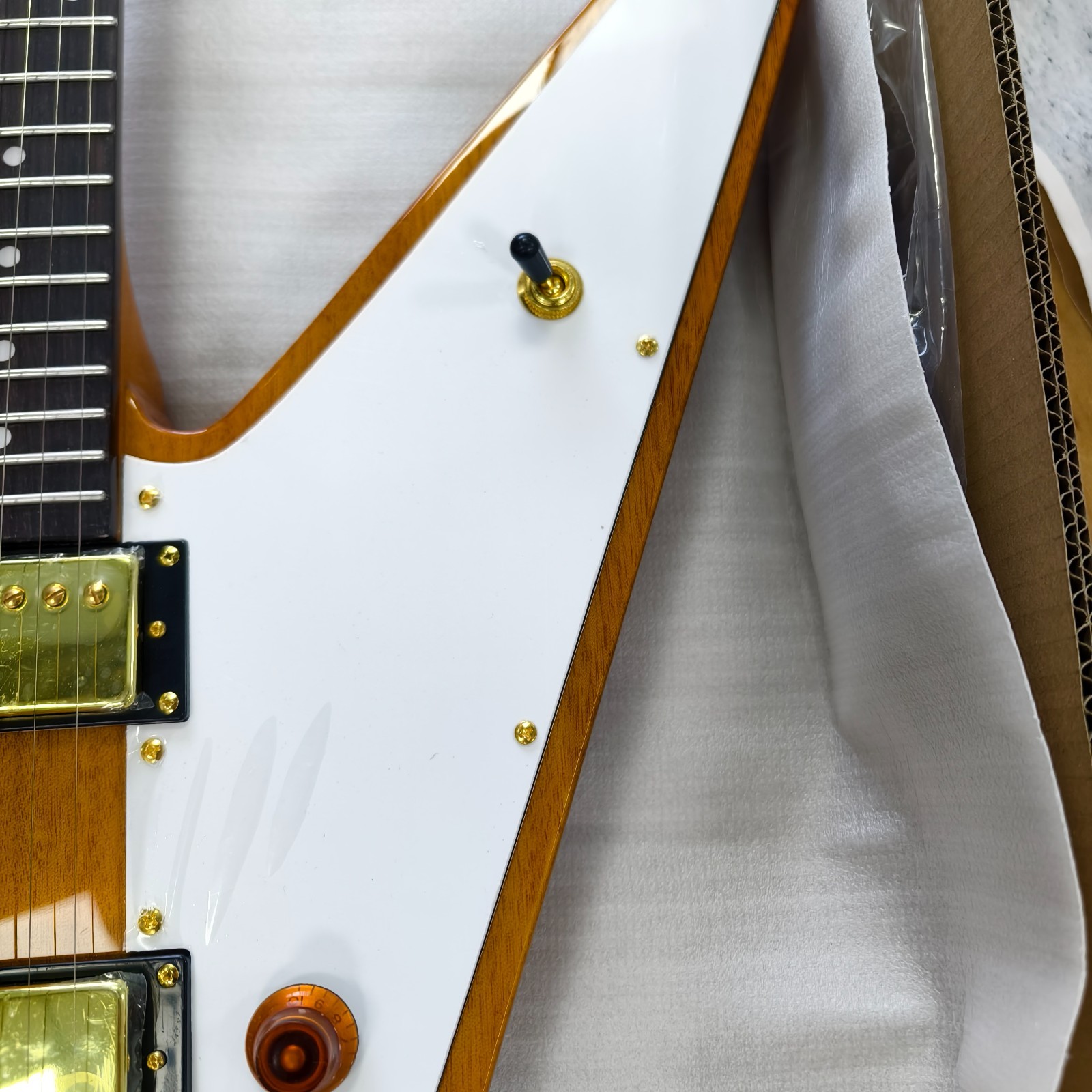 Flying V ’58 Reissue Natural Korina Vintage Electric Guitar Gold Hardware