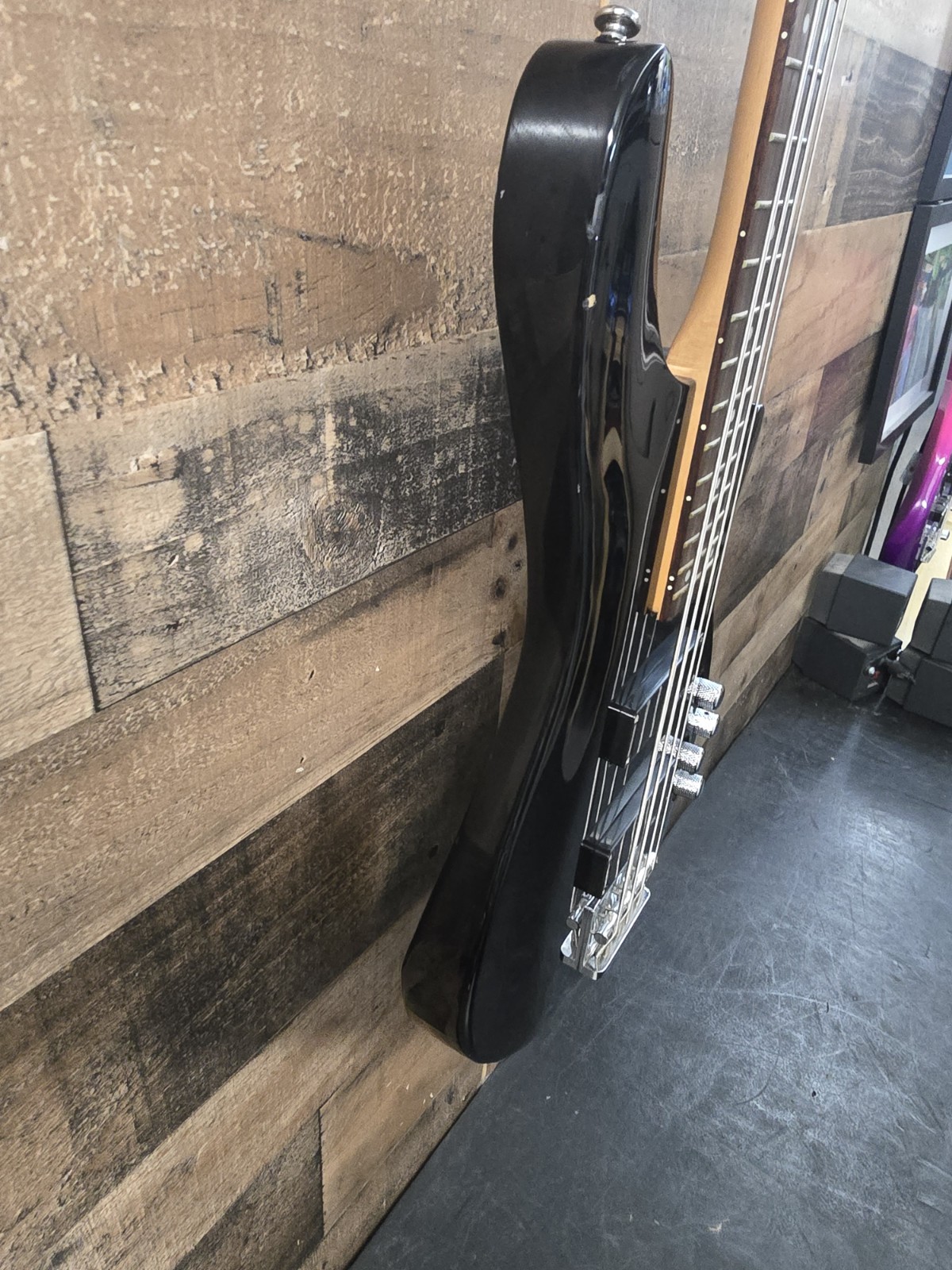 Schecter Diamond Series Omen 4 Electric Bass –