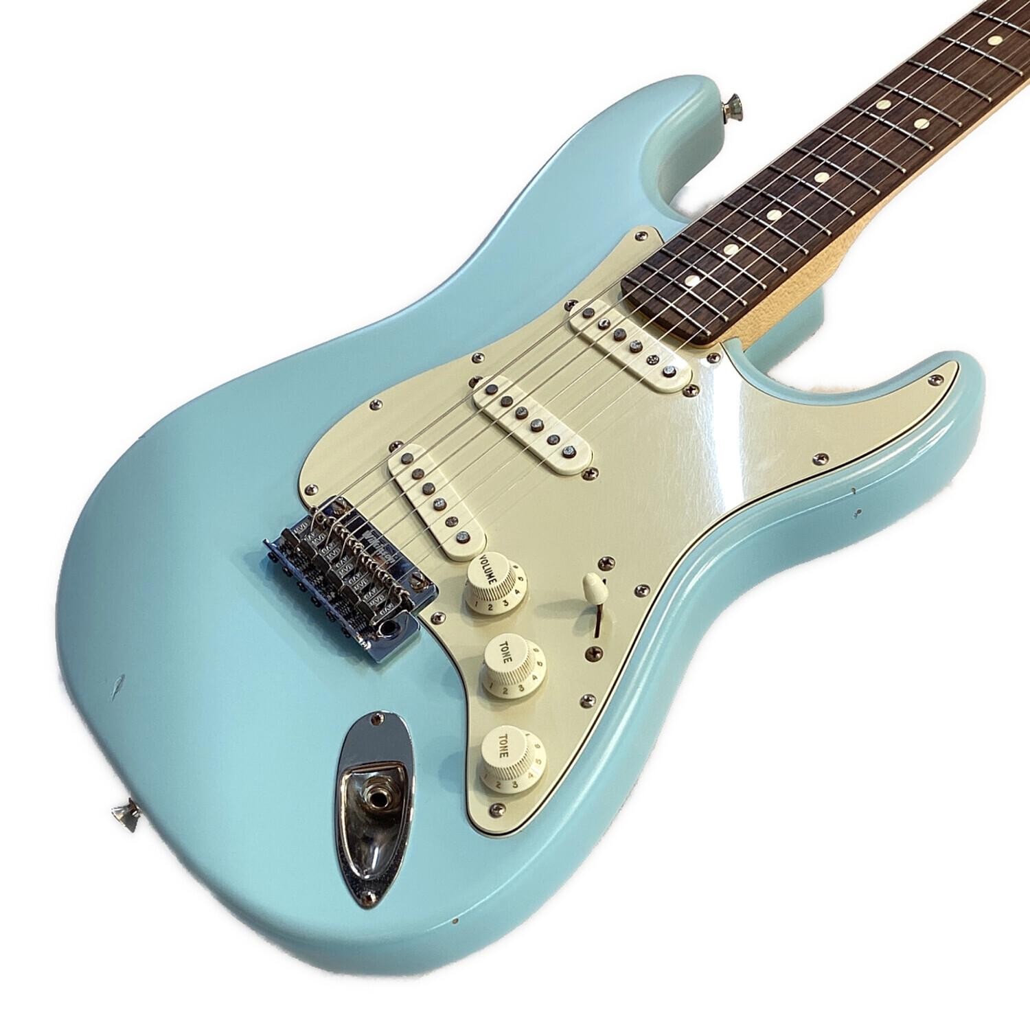 Fender Made in Japan Junior Collection Stratocaster Maple Arctic White E-Guitar