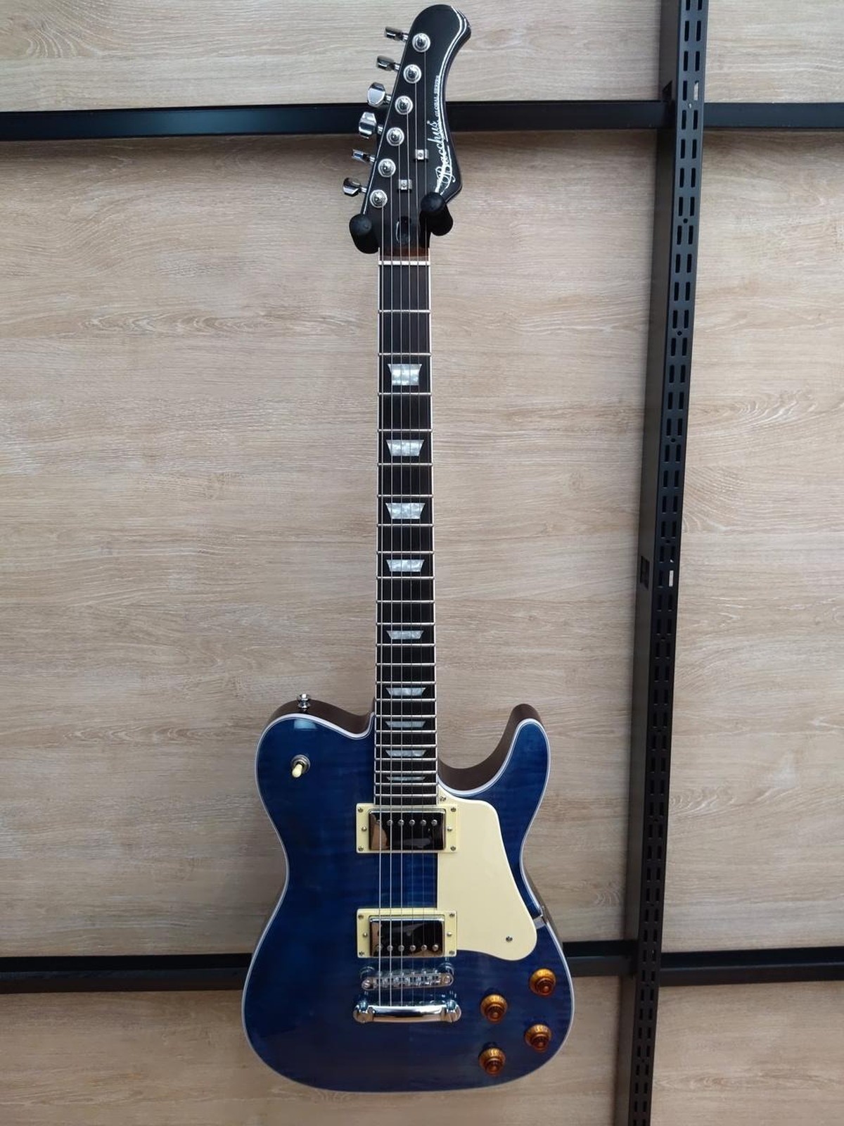 BACCHUS BARON-FM ST-BLU Used Nato body Nato neck Rosewood fingerboard w/Gig case