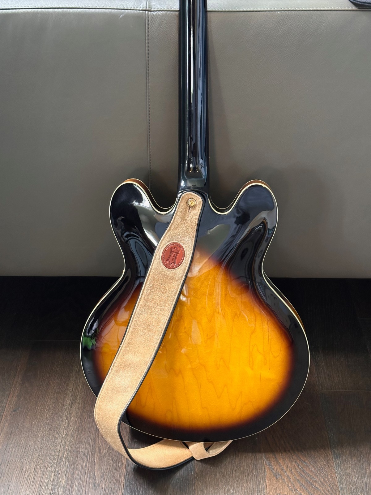 Epiphone Dot Semi‑Hollow (Sunburst, Gold Hardware) + Gator Soft Case