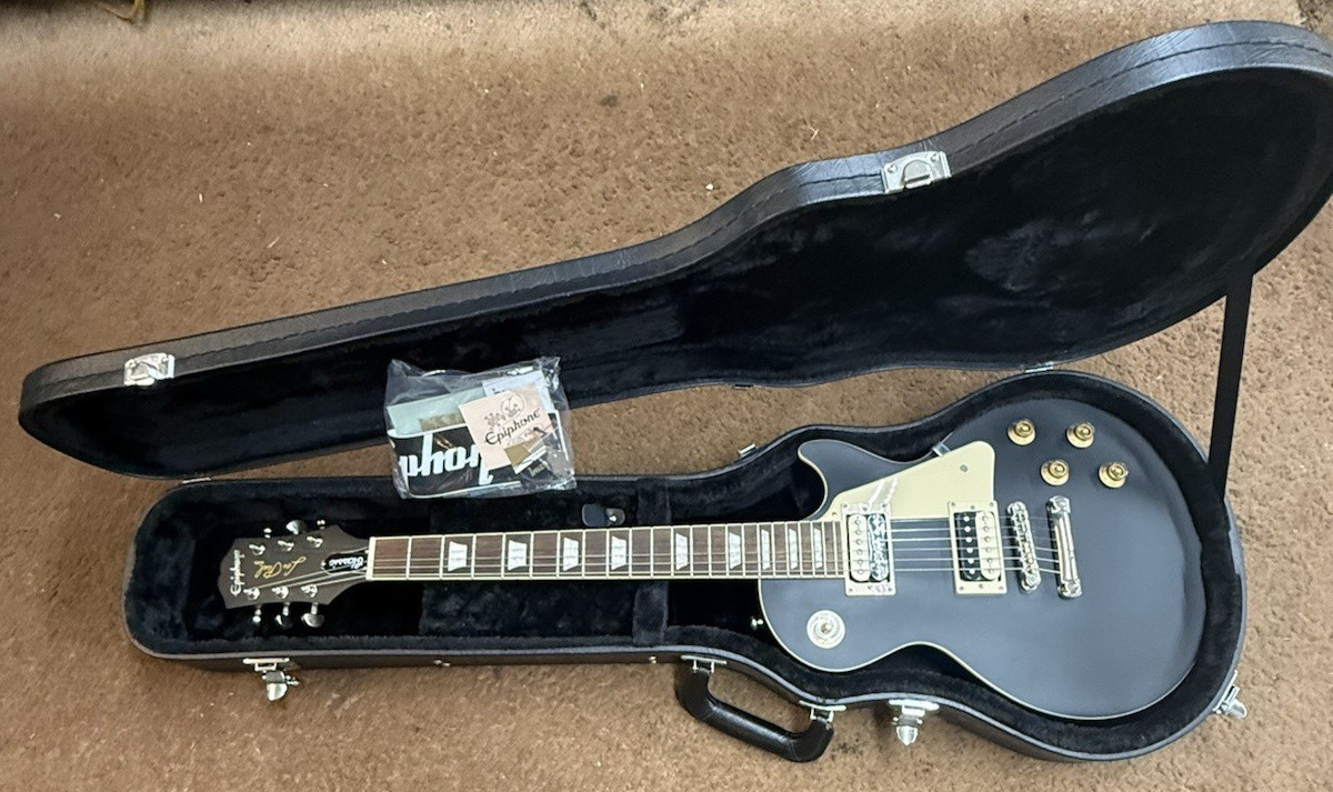 Epiphone Les Paul Classic RH Electric Guitar – Ebony with Hardshell Case