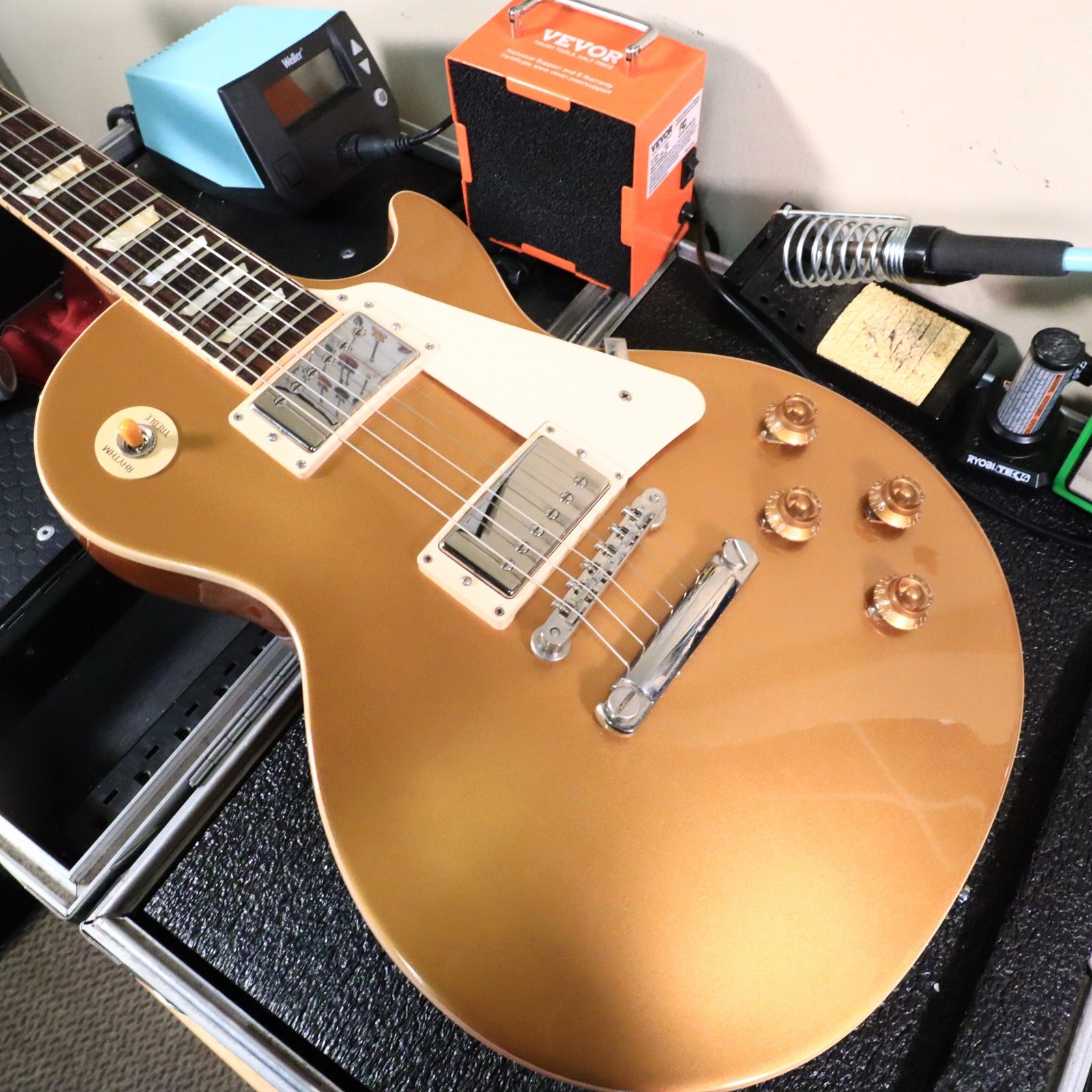 2019 Gibson Les Paul Standard Goldtop Electric Guitar