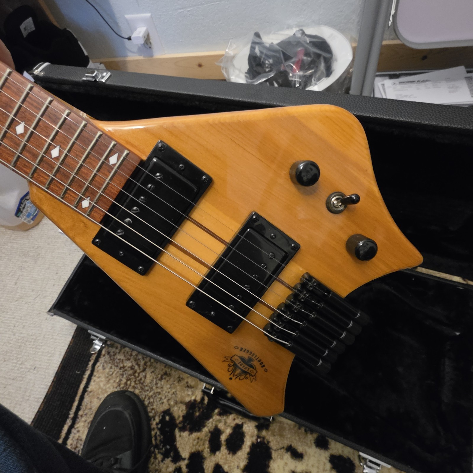 Explorer-Style Solid Body Electric Guitar Natural Finish 6-String w/ Hard Case