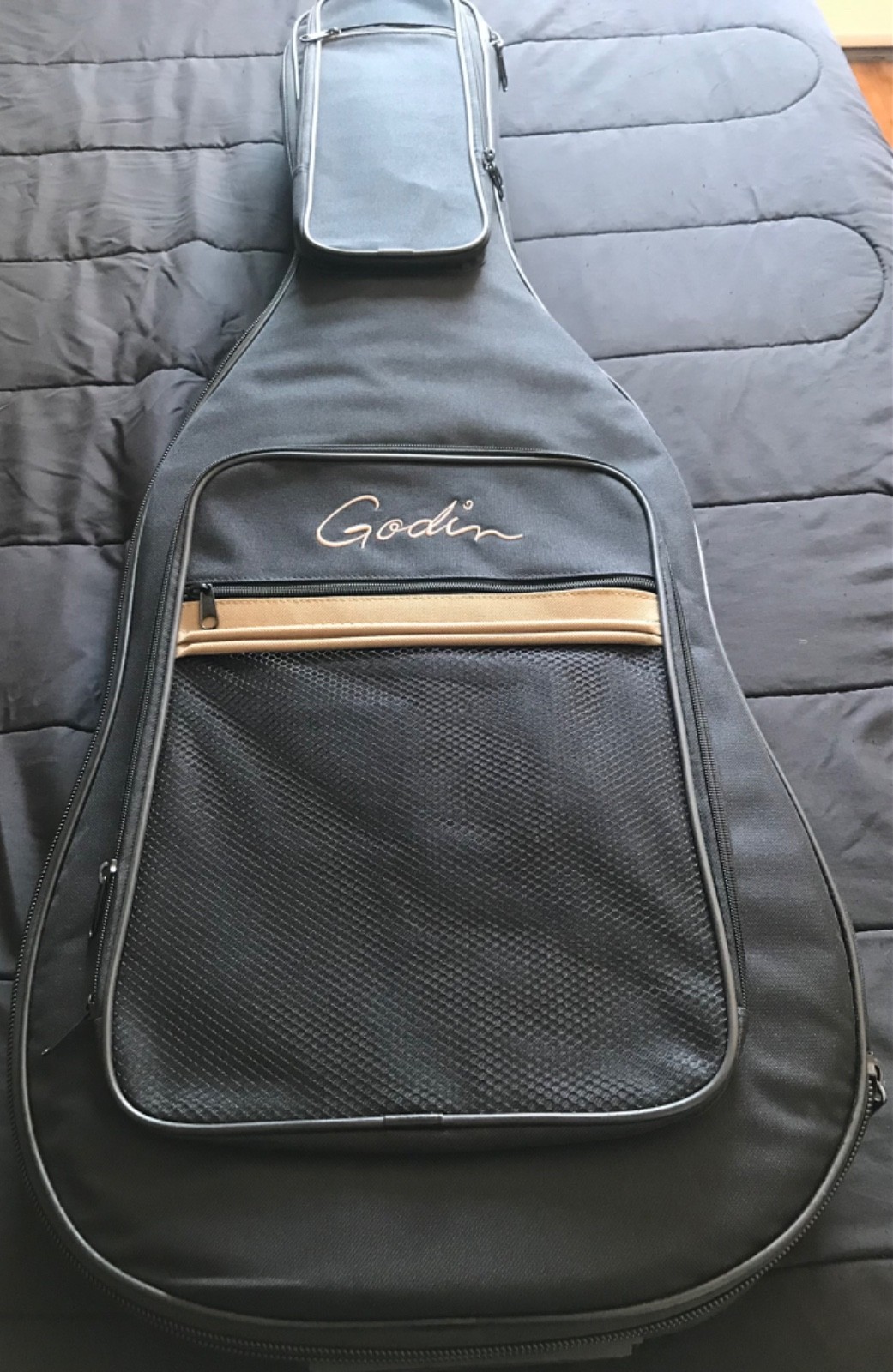 Godin Exit 22/ A6 Ultra – Solid Mahogany Rosewood Maple Neck