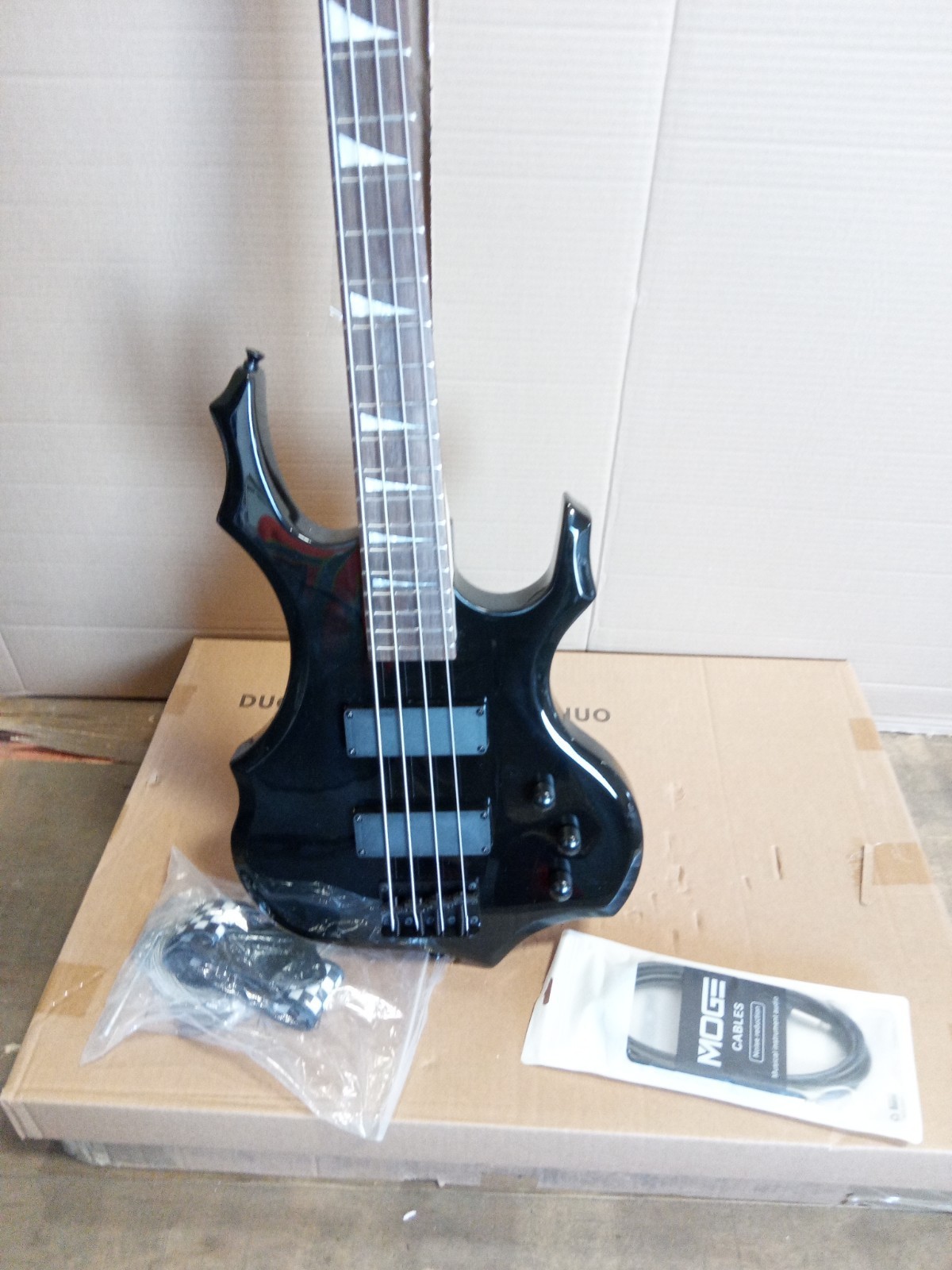 Open box 4 String Flame Shape Electric Bass Guitar Gloss Black1ZG2C0760307822323