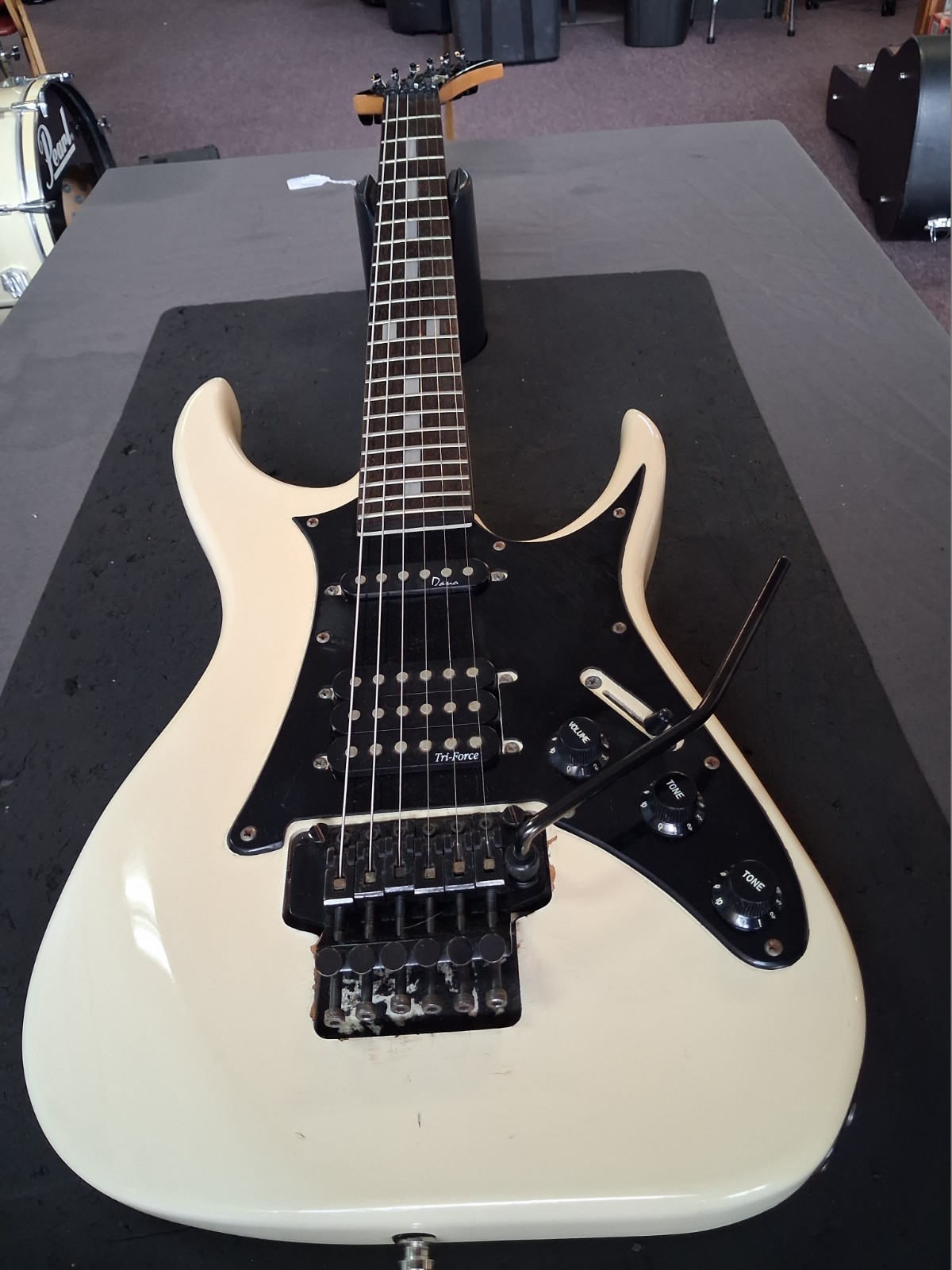 Alvarez Dana II Triple Force Cream/White W/Scoop Neck *** FREE SHIPPING ***