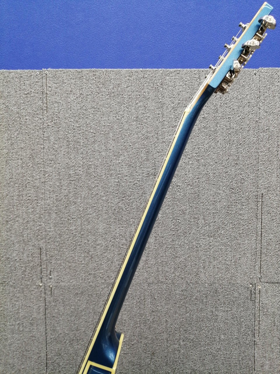 Duesenberg DTV-MC Mike Campbell Signature Metallic Blue with White Germany