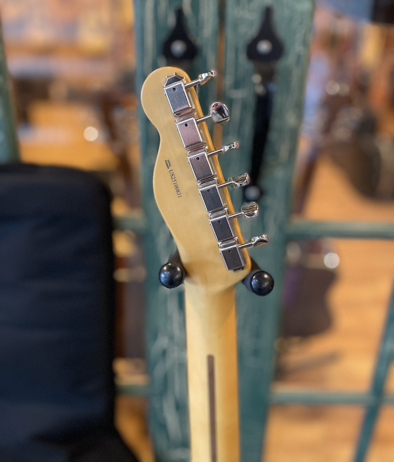 Fender American Professional Classic Telecaster in 3 Color Sunburst w Fender Bag