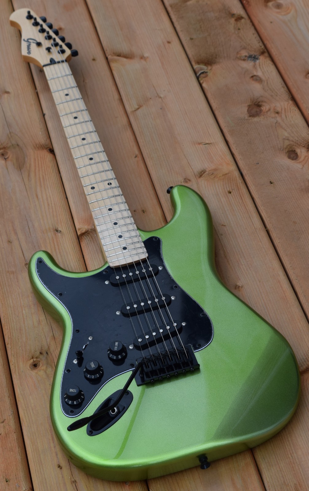 Left Handed Electric Guitar Groove TM Canadian Brand (Made into 6 Colors)