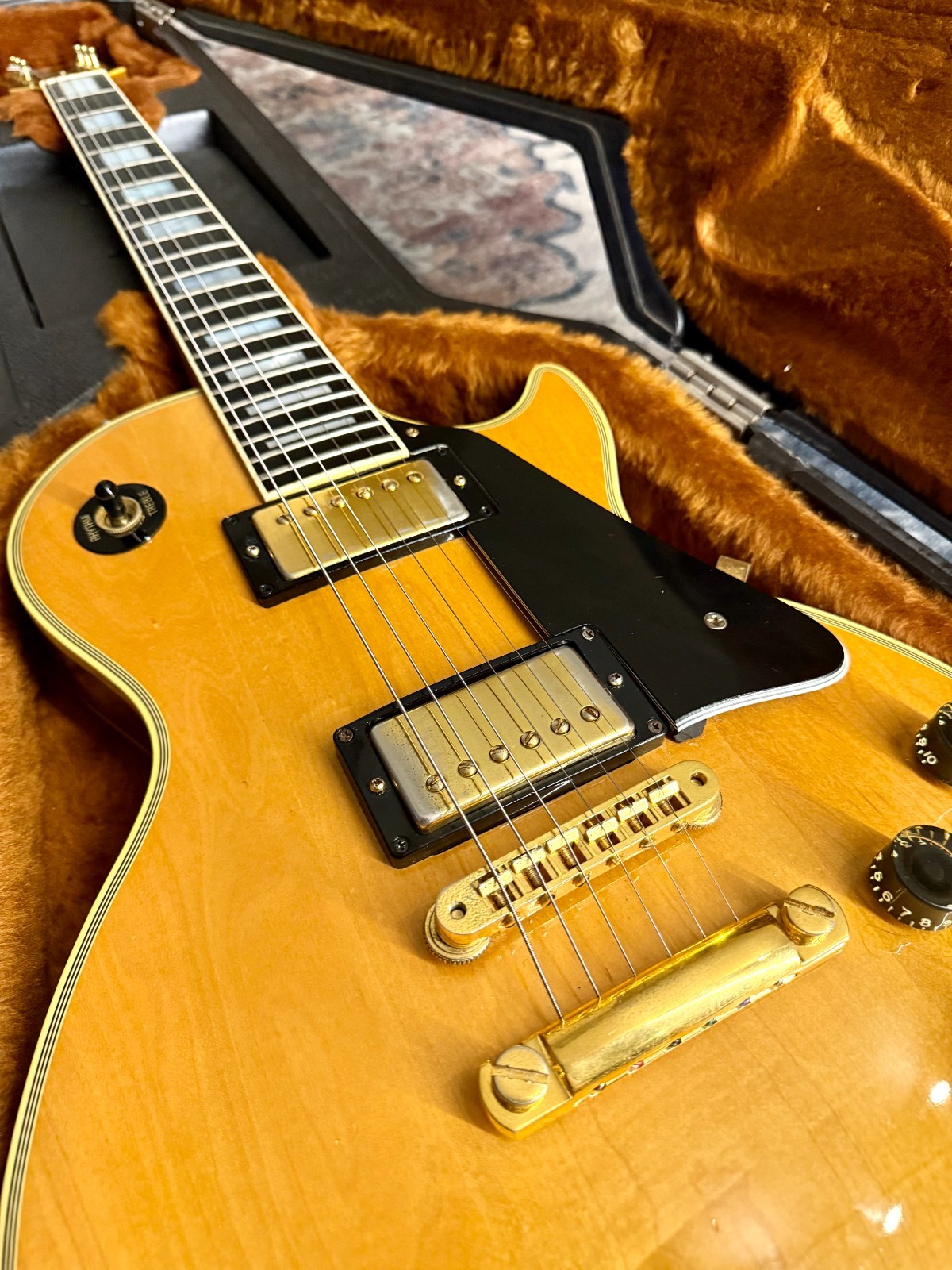 1982 Gibson Les Paul Custom “BLONDE BEAUTY” Natural Finish + GOLD Plush Chainsaw