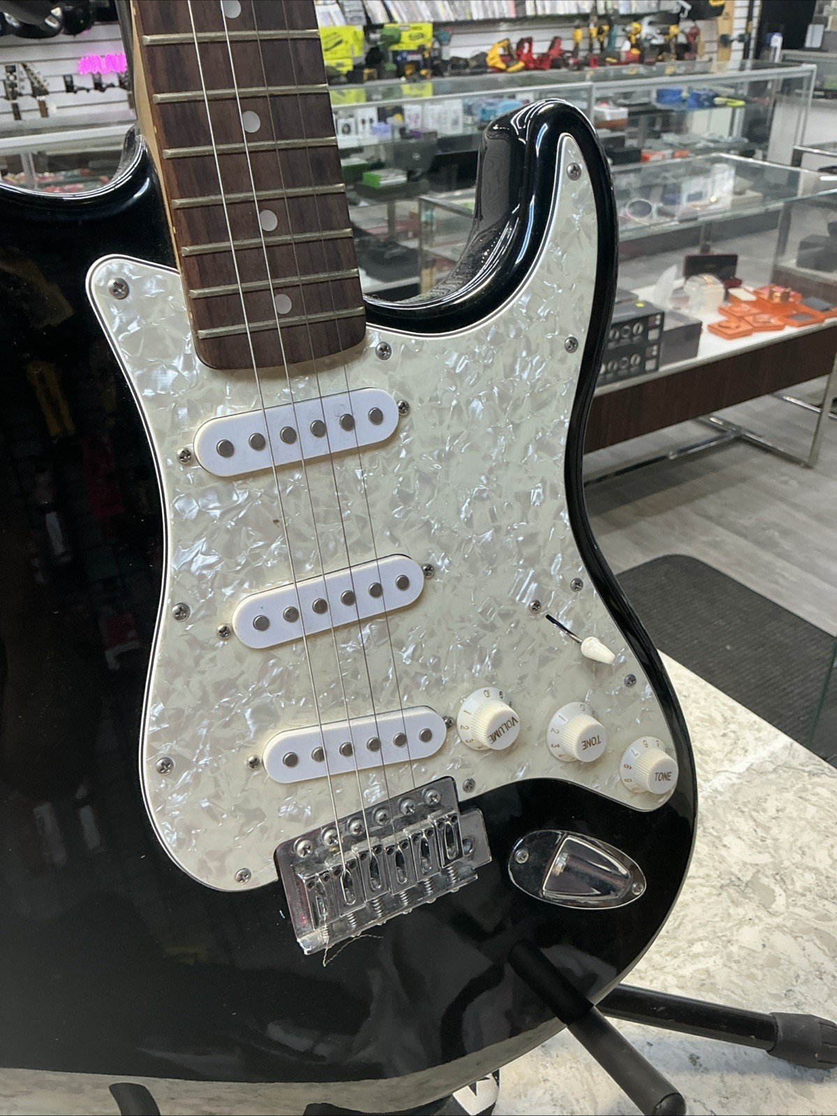 Fender Squier Stratocaster Electric Guitar Black Rosewood Neck Pearloid Pickguar