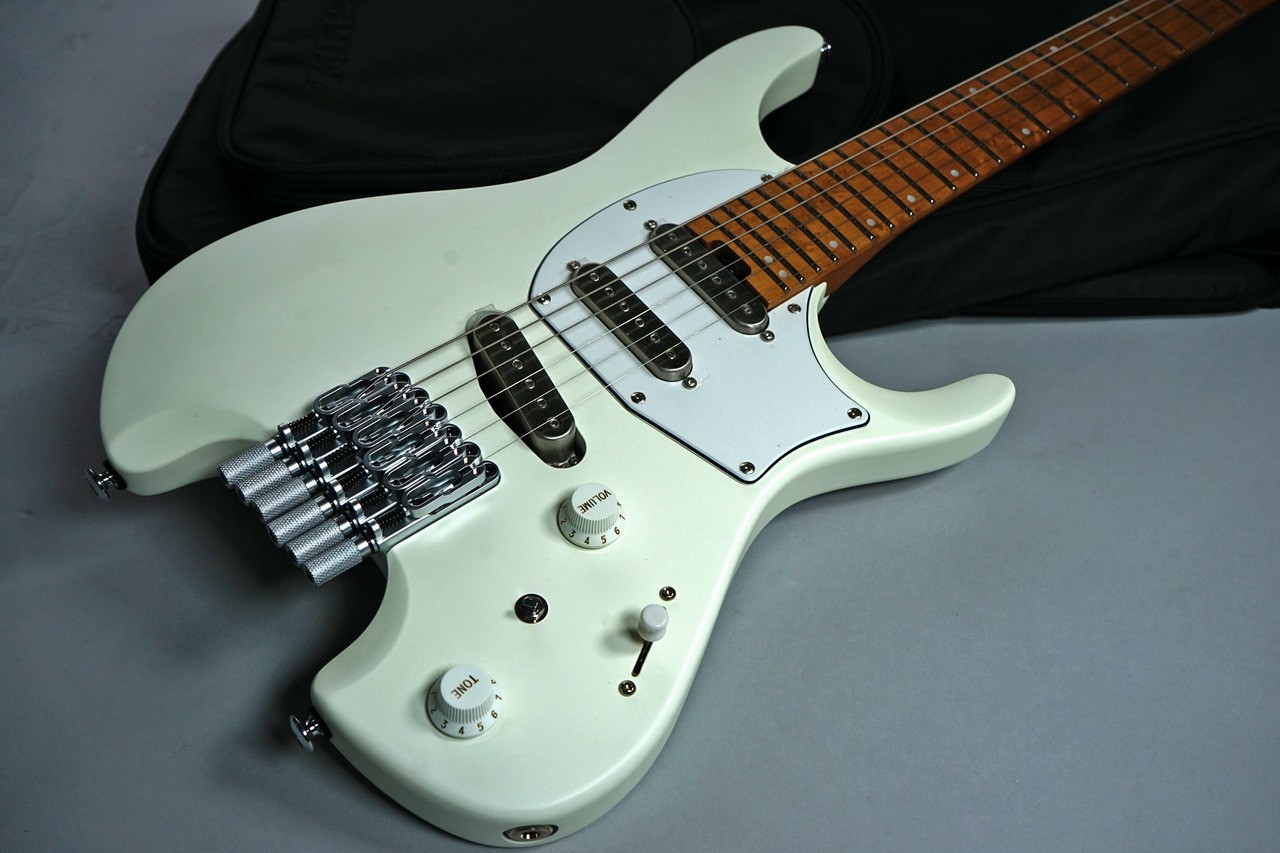 Ibanez ICHI10 VWM Ichika Nito Signature Headless Guitar Vintage White Matte New