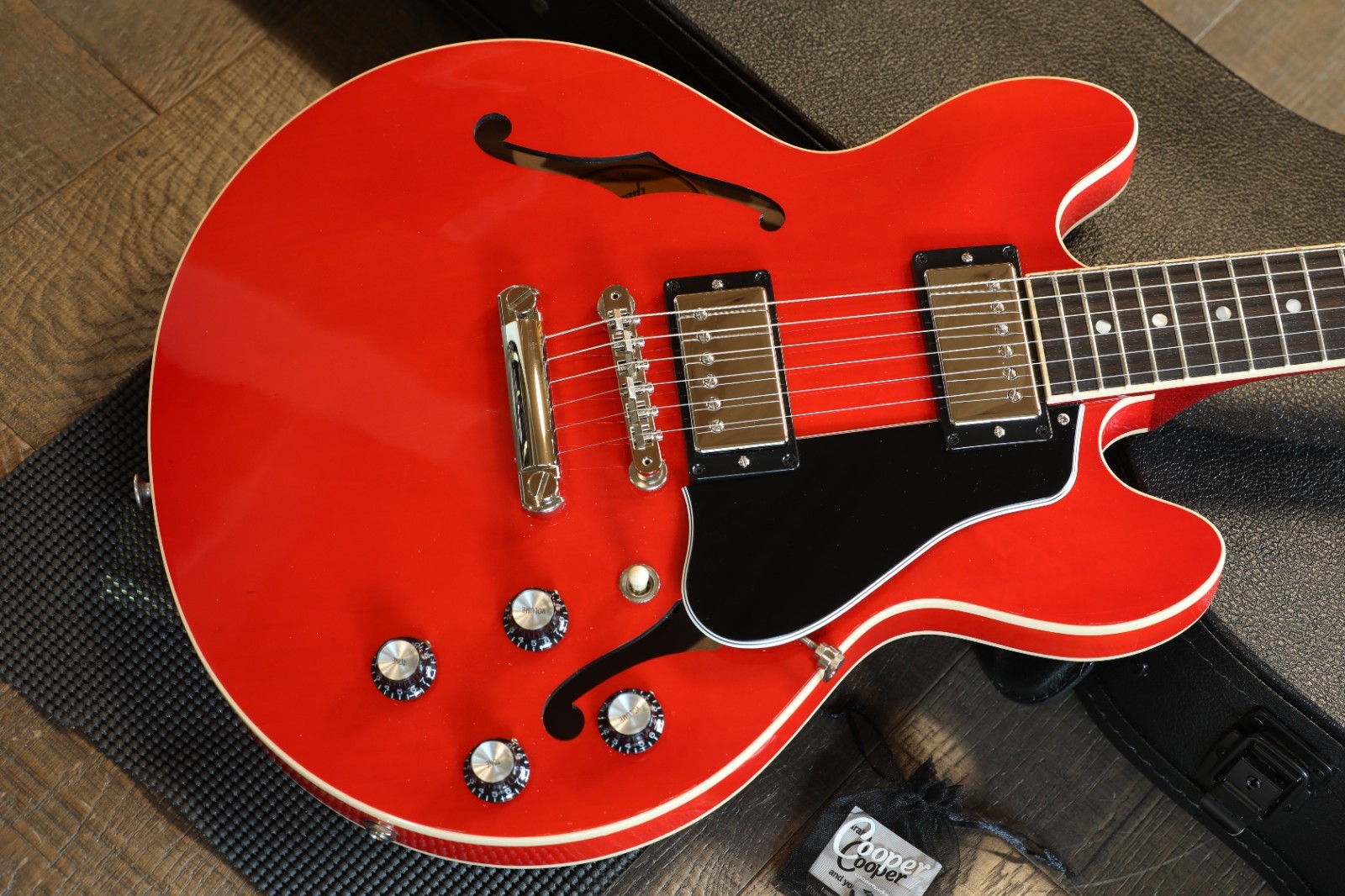 2024 Gibson ES-339 Semi-Hollow Electric Guitar Cherry Red Gloss + OHSC
