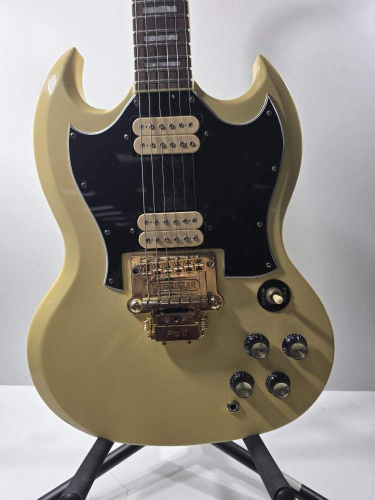 EPIPHONE G-400 LES PAUL CUSTOM (P13019973)