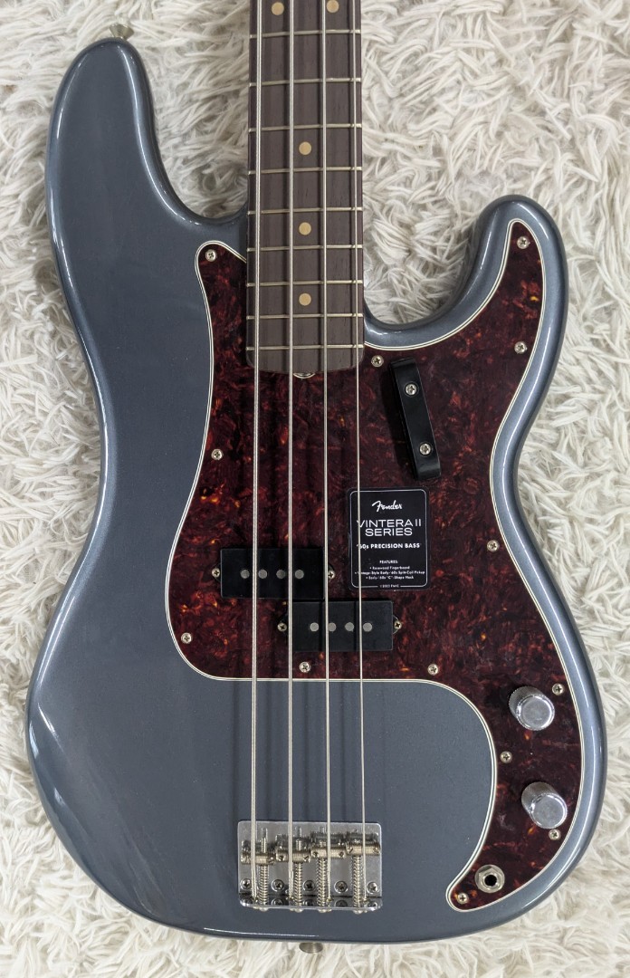 Fender Vintera® II Road Worn® ’60s Precision Bass, Charcoal Frost Metallic