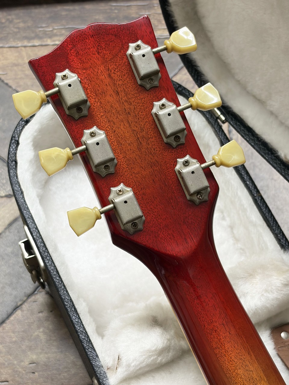 Gibson 1975 Les Paul Deluxe Conversion Cherry Sunburst 4.55kg Electric Guitar
