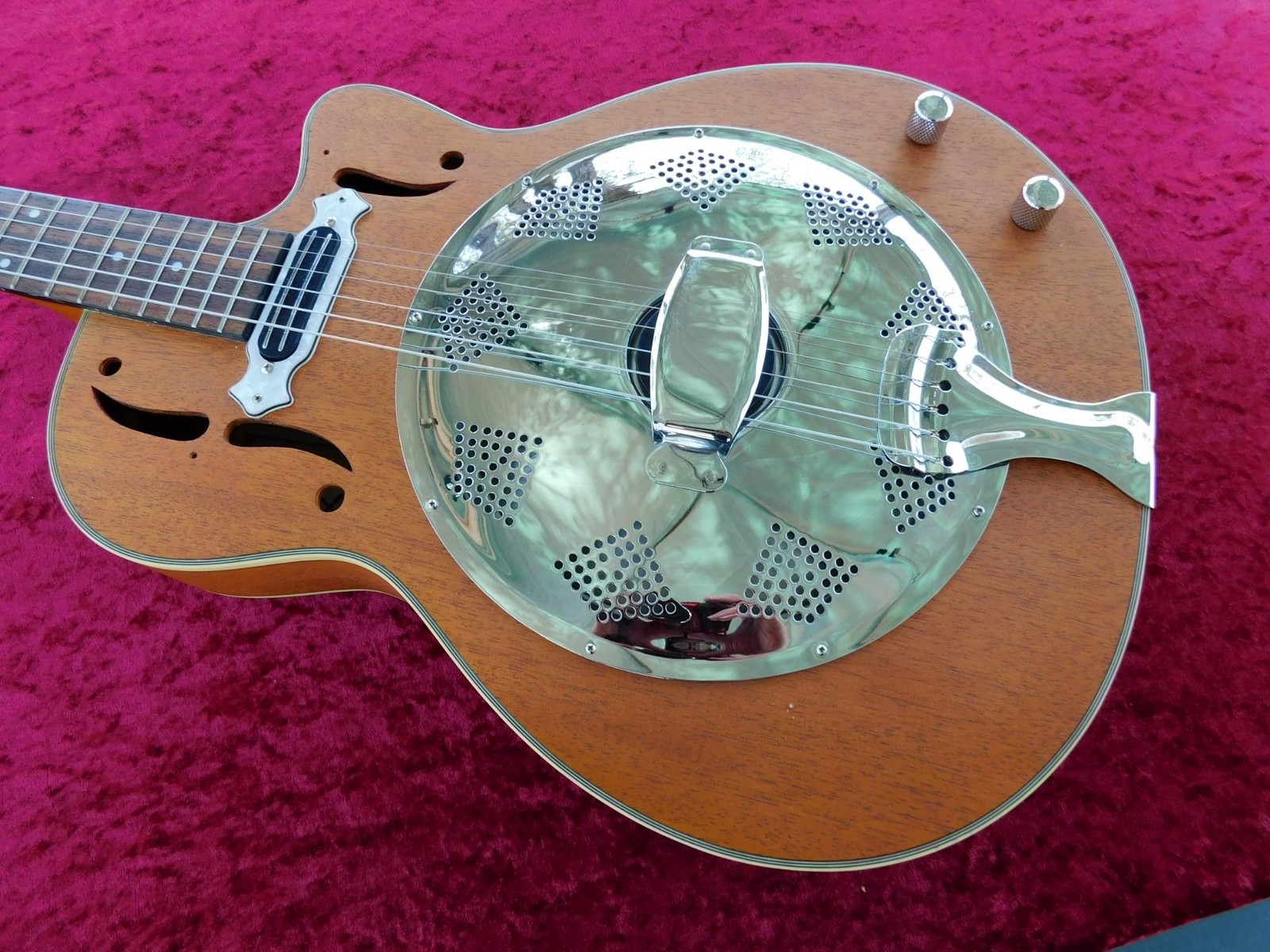Rogue Resonator Set Neck Electric Guitar, Kind of Rare,Plays,Looks,Sounds Great