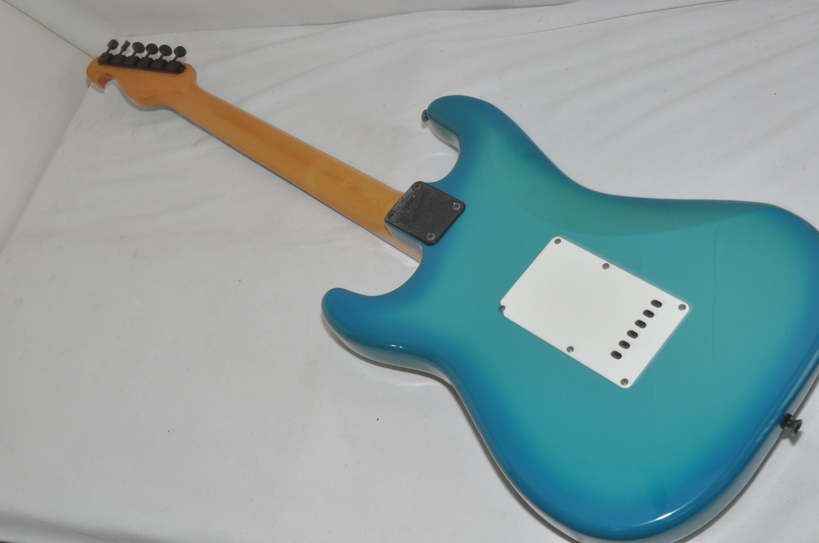 Bill Lawrence Stratocaster type Electric Guitar Ref.No 7019