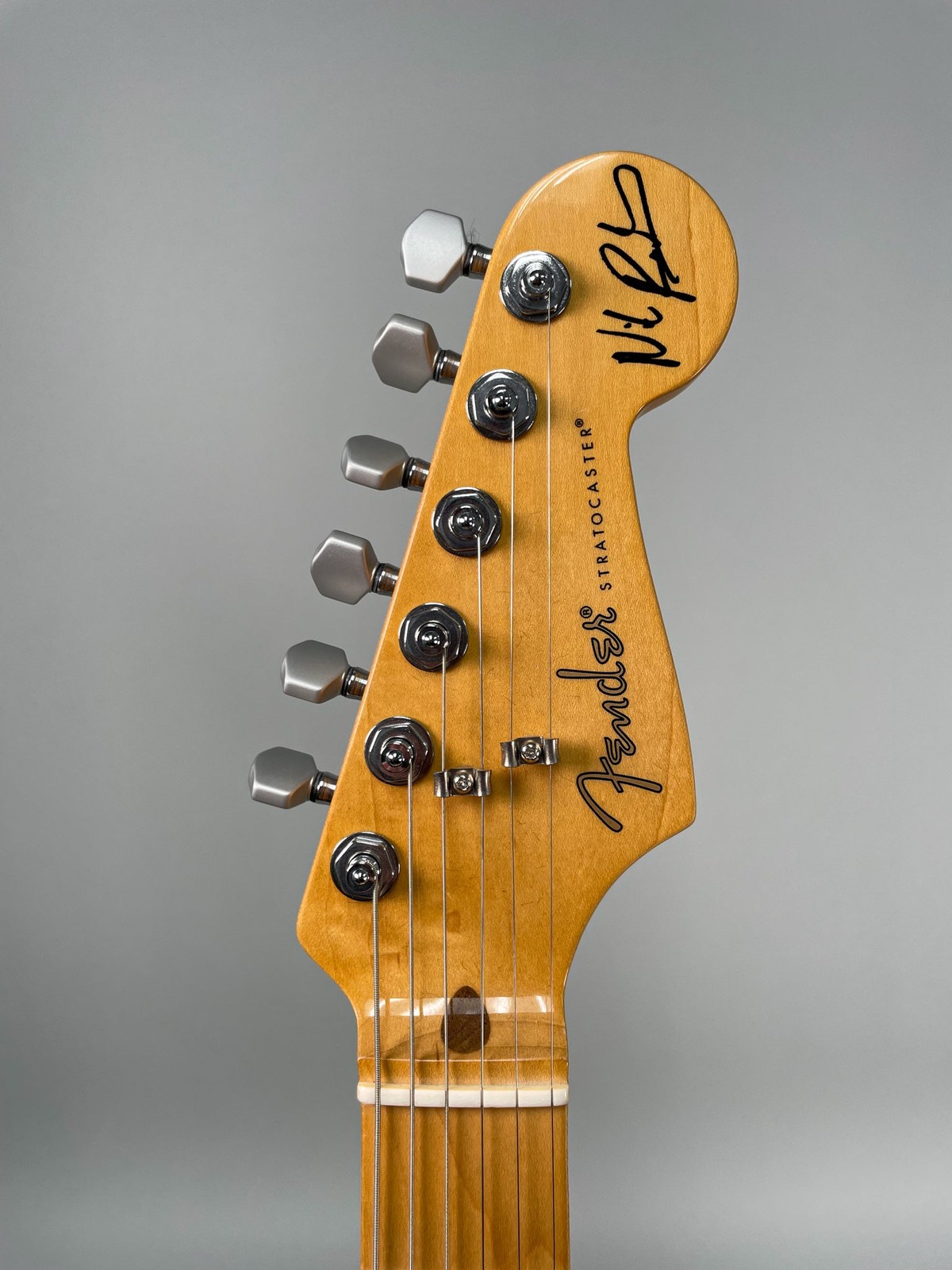 2022 Fender Nile Rodgers Hitmaker Stratocaster Olympic White w/HSC