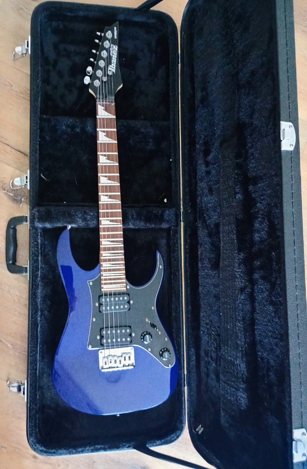 Ibanez Gio Mikro Jewel Blue 3/4 Scale Mini Electric Guitar w/ hard case