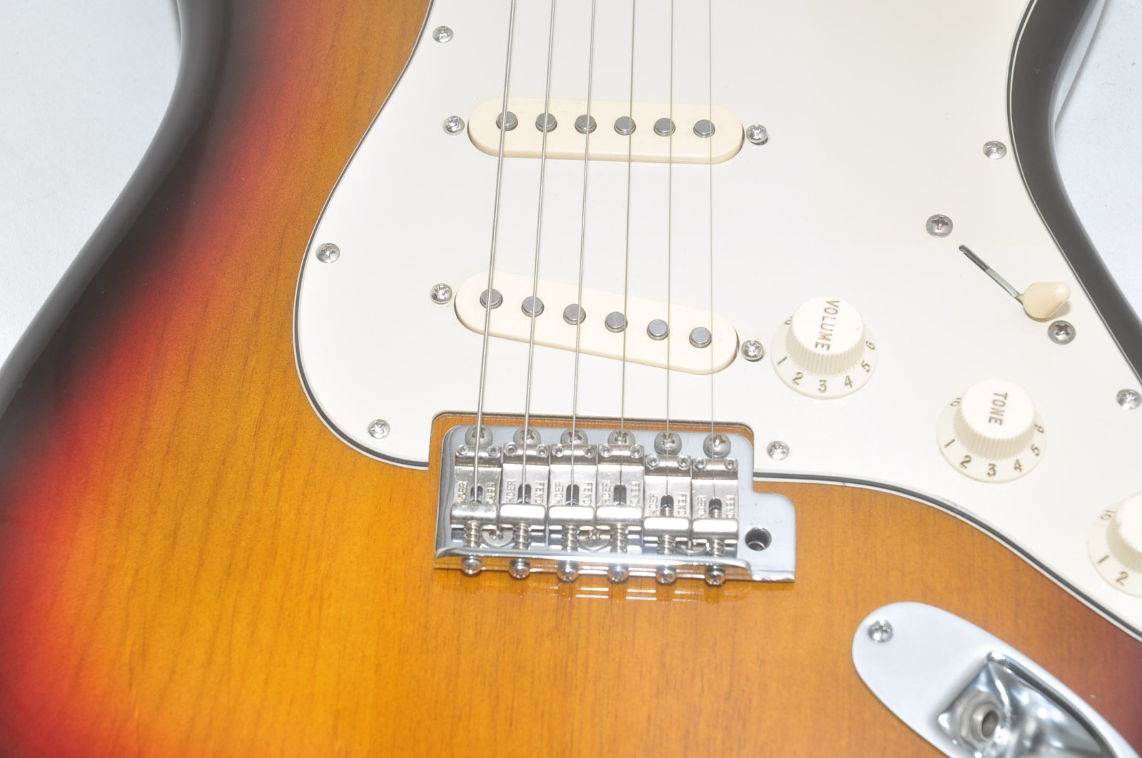 Fender Japan ST-68 Large Head Stratocaster Electric Guitar Ref No 7677