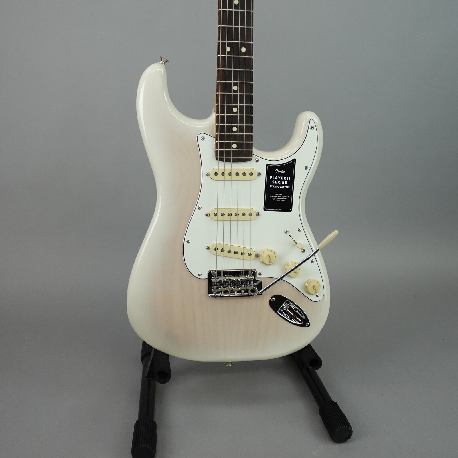 Fender Player II Stratocaster, Rosewood Fingerboard – White Blonde