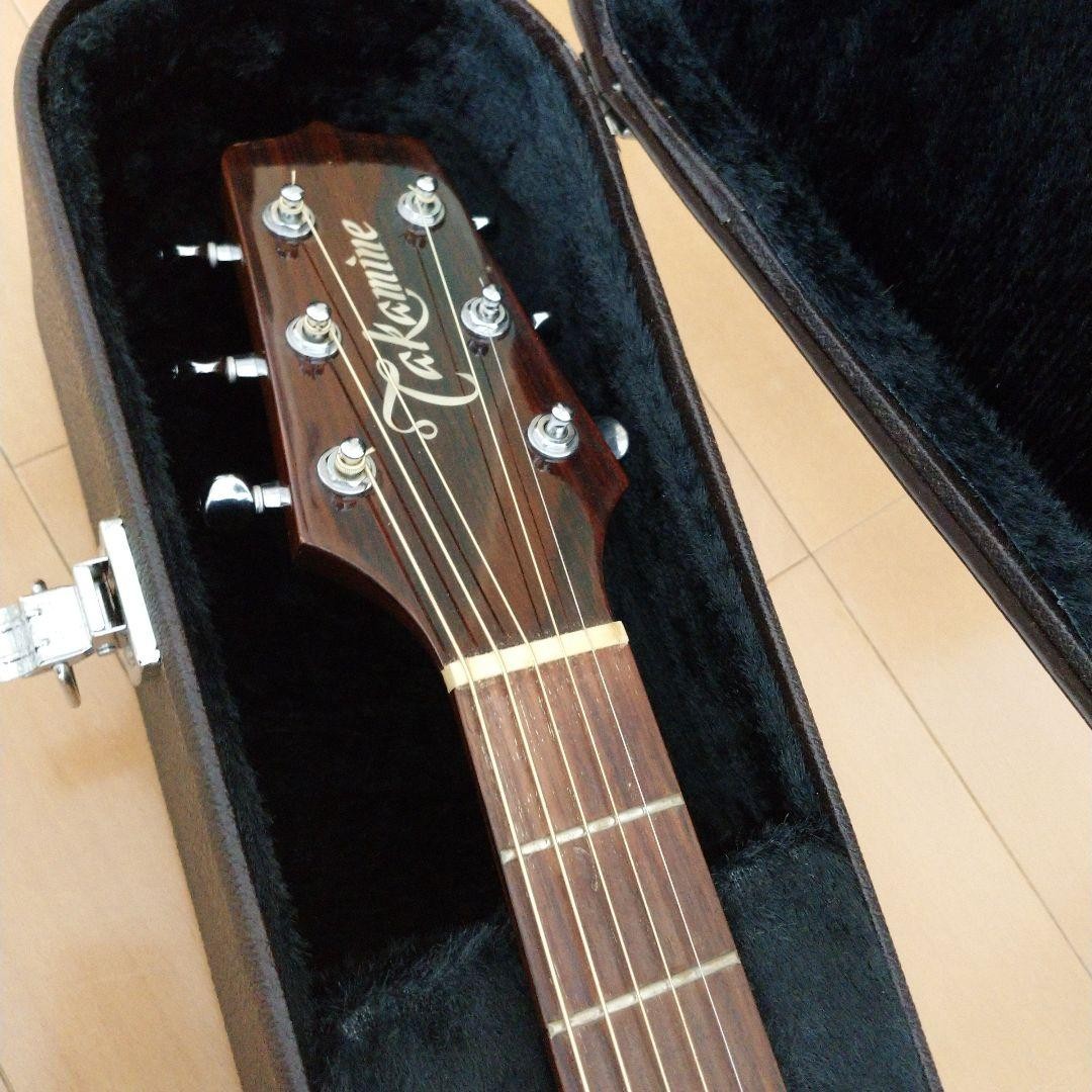 takamine acoustic guitar