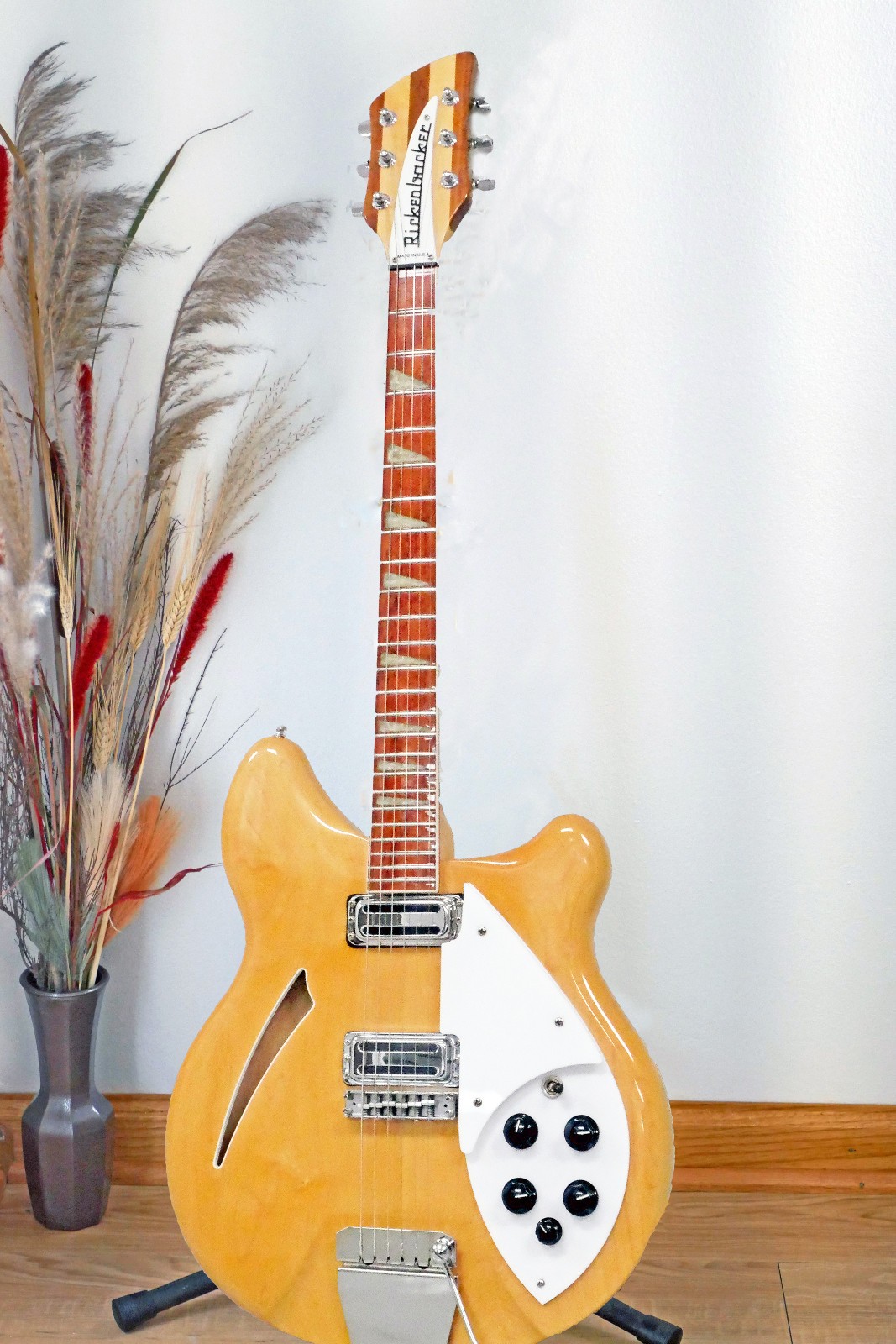 1998 Rickenbacker 360 – Super Rare Custom Mapleglo w/ Case