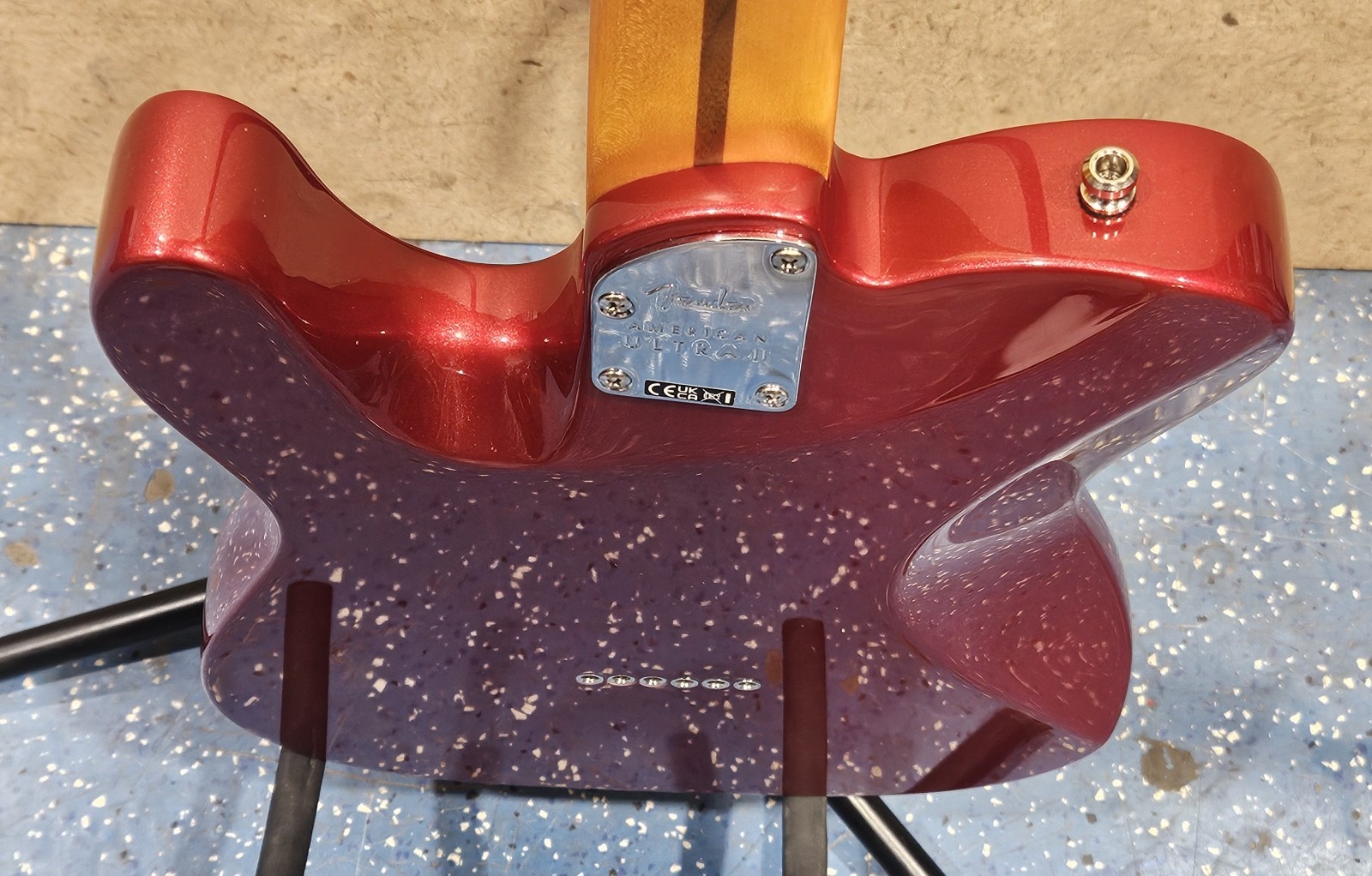 Fender American Ultra II Telecaster Maple – Sinister Red with Hard Case