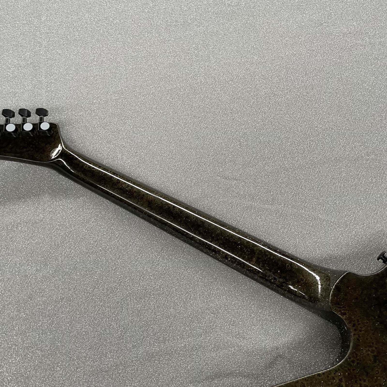 Metal top Solid Body Electric Guitar Stainless Steel Fret Pearlescent Paint