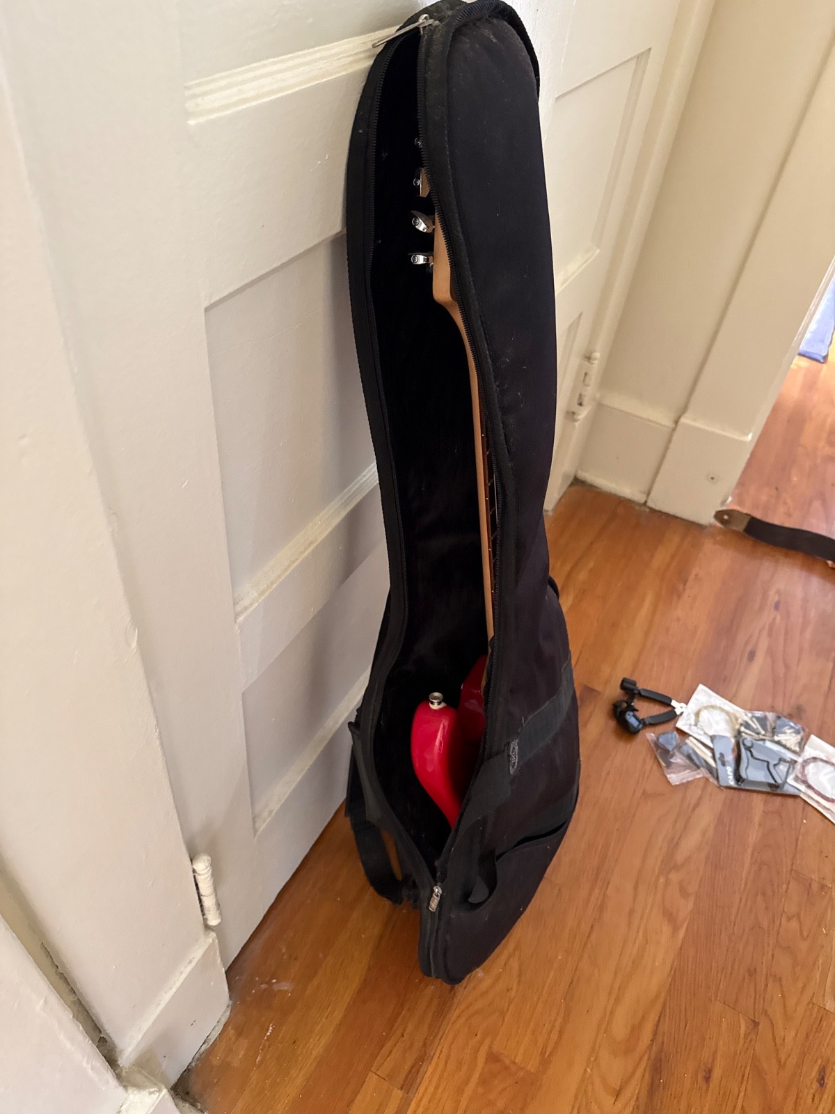 Squire Strat guitar, Red, hardly used, in good condition