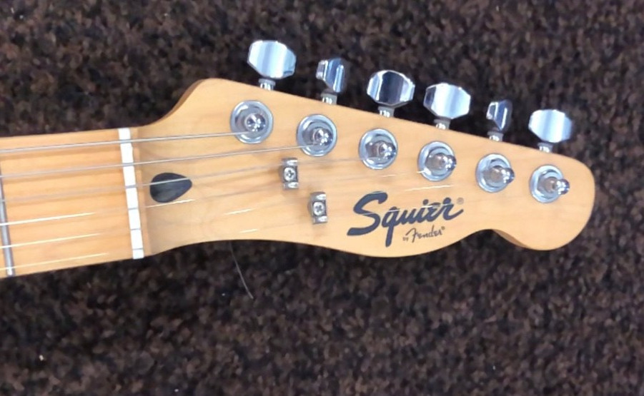 Squier ’51 Yellow by Fender Electric Guitar – USED – VG++ Solid body!!