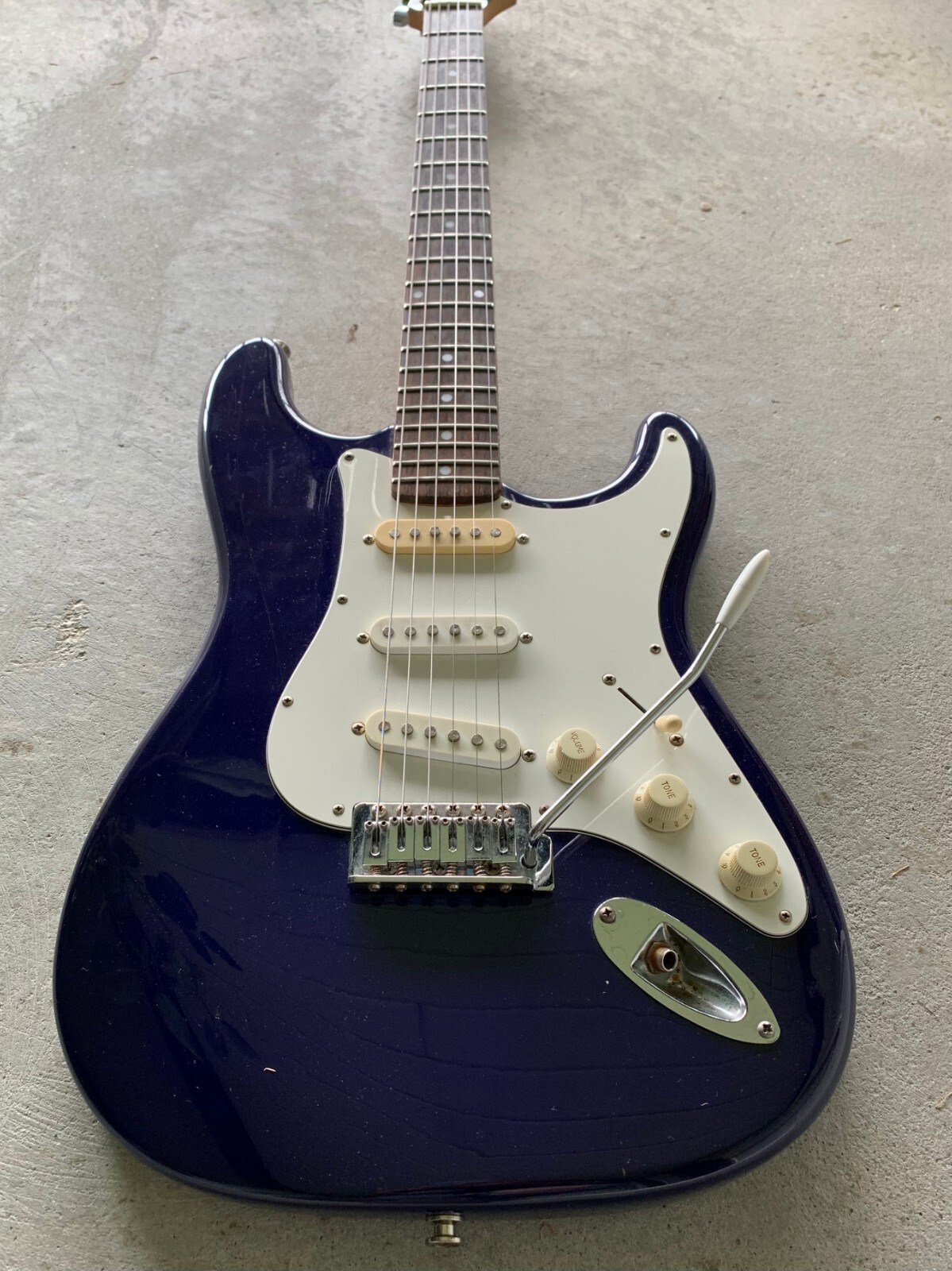 Silvertone SS11 Electric Guitar 2003 Stratocaster Purple