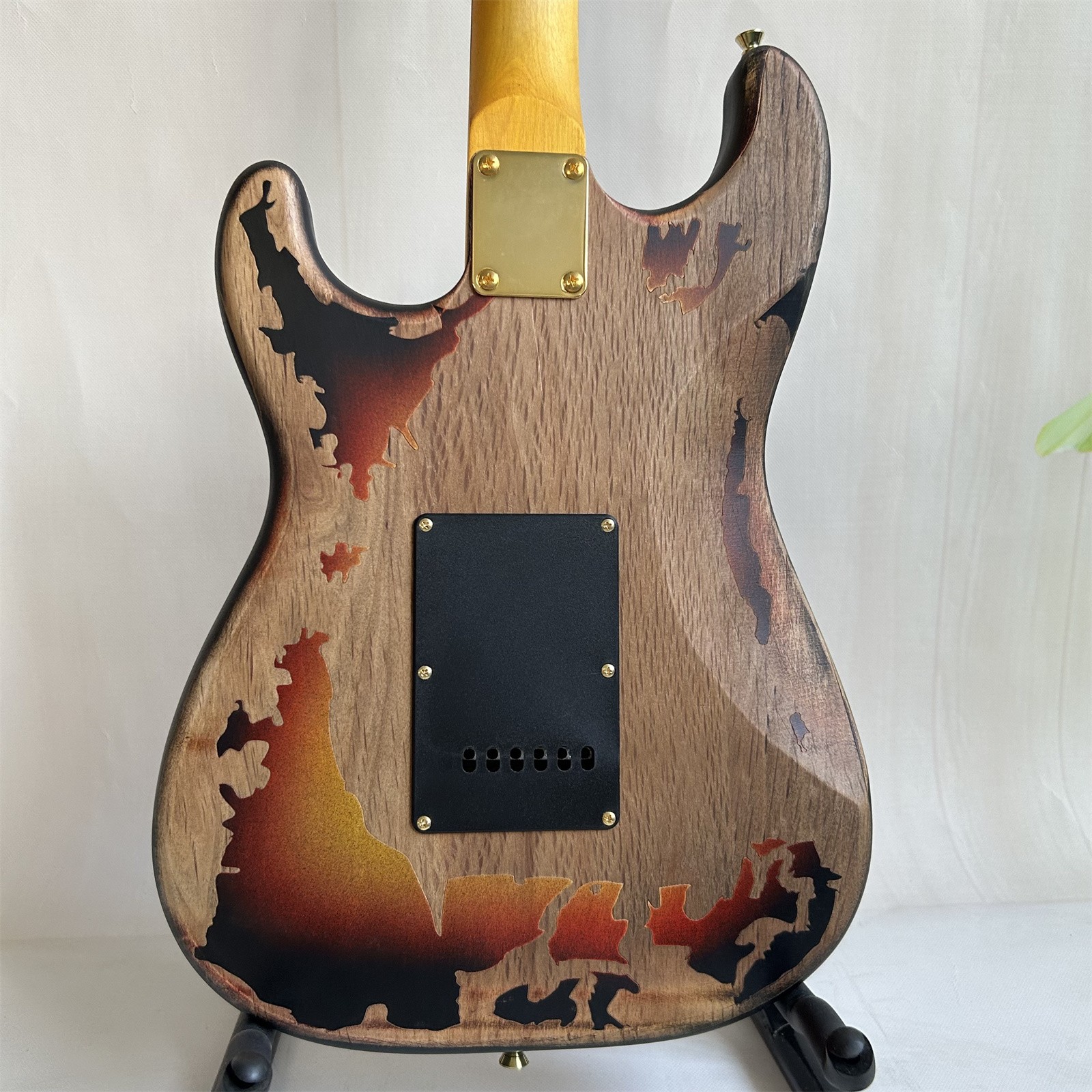Custom Custom Shop Vintage ST SRV Strat: Alder, SSS, Tremolo, Gold Hardware