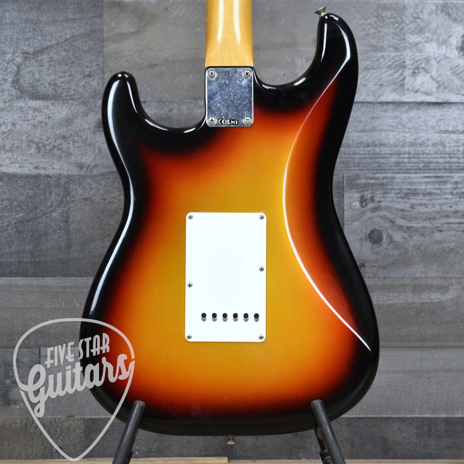 Fender Dealer Exclusive Vintera Road Worn ’60s Stratocaster 3-Color Sunburst