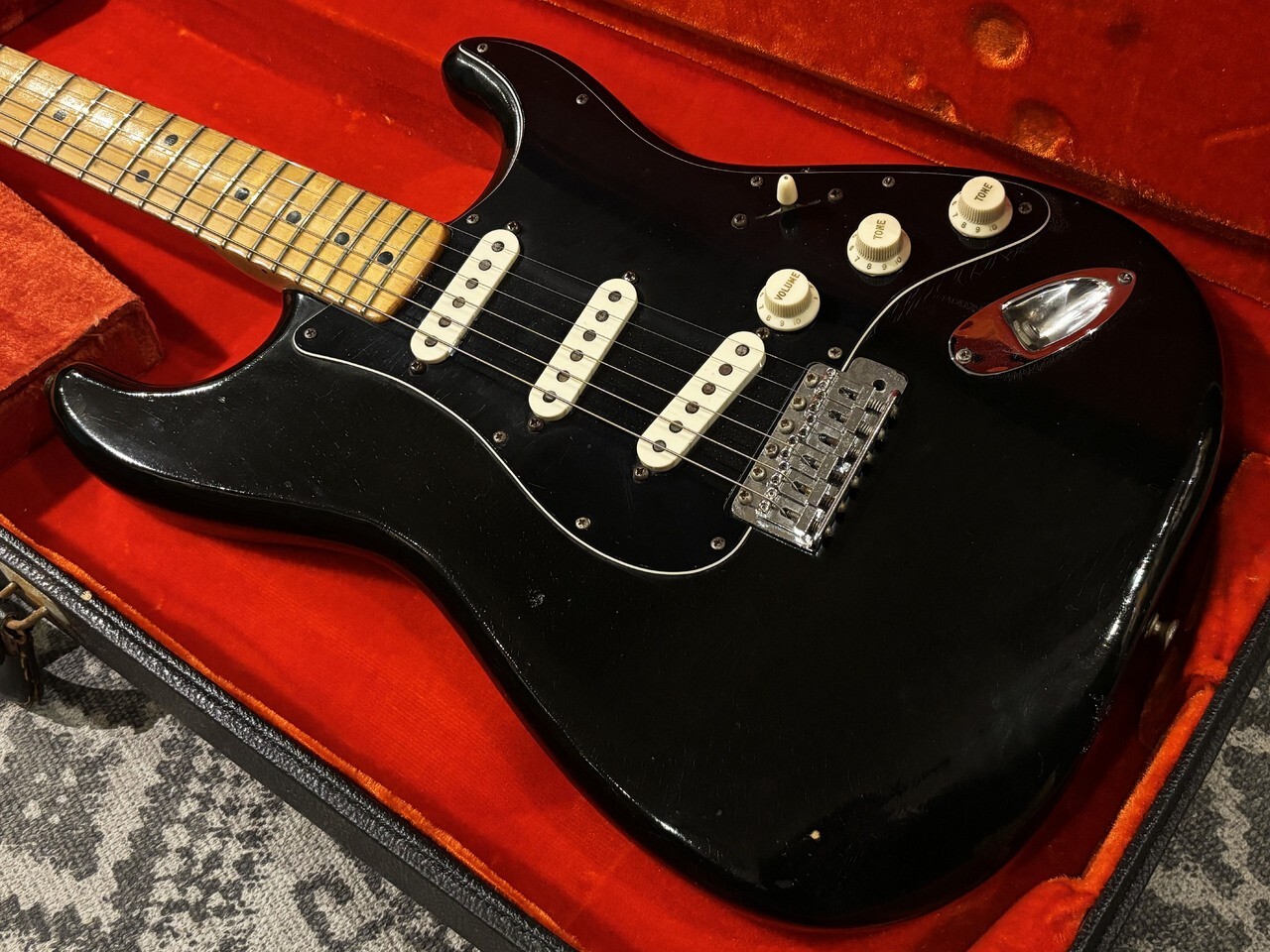Fender 1976 Stratocaster Black Electric Guitar w/Original Hard Case