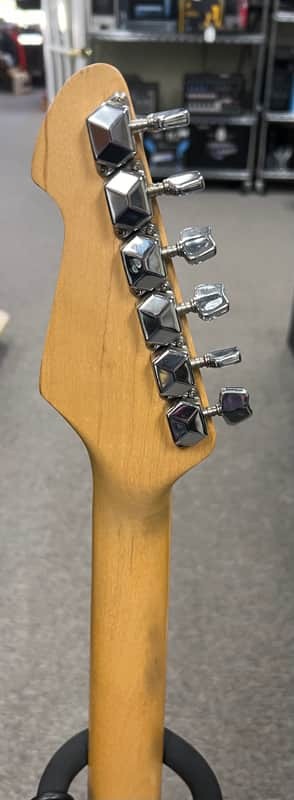Peavey Raptor 1 Electric Guitar Ivory (T10007.MB)
